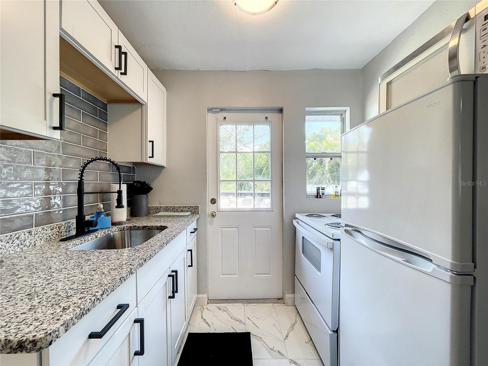 BELLEVIEW COURT - Residential