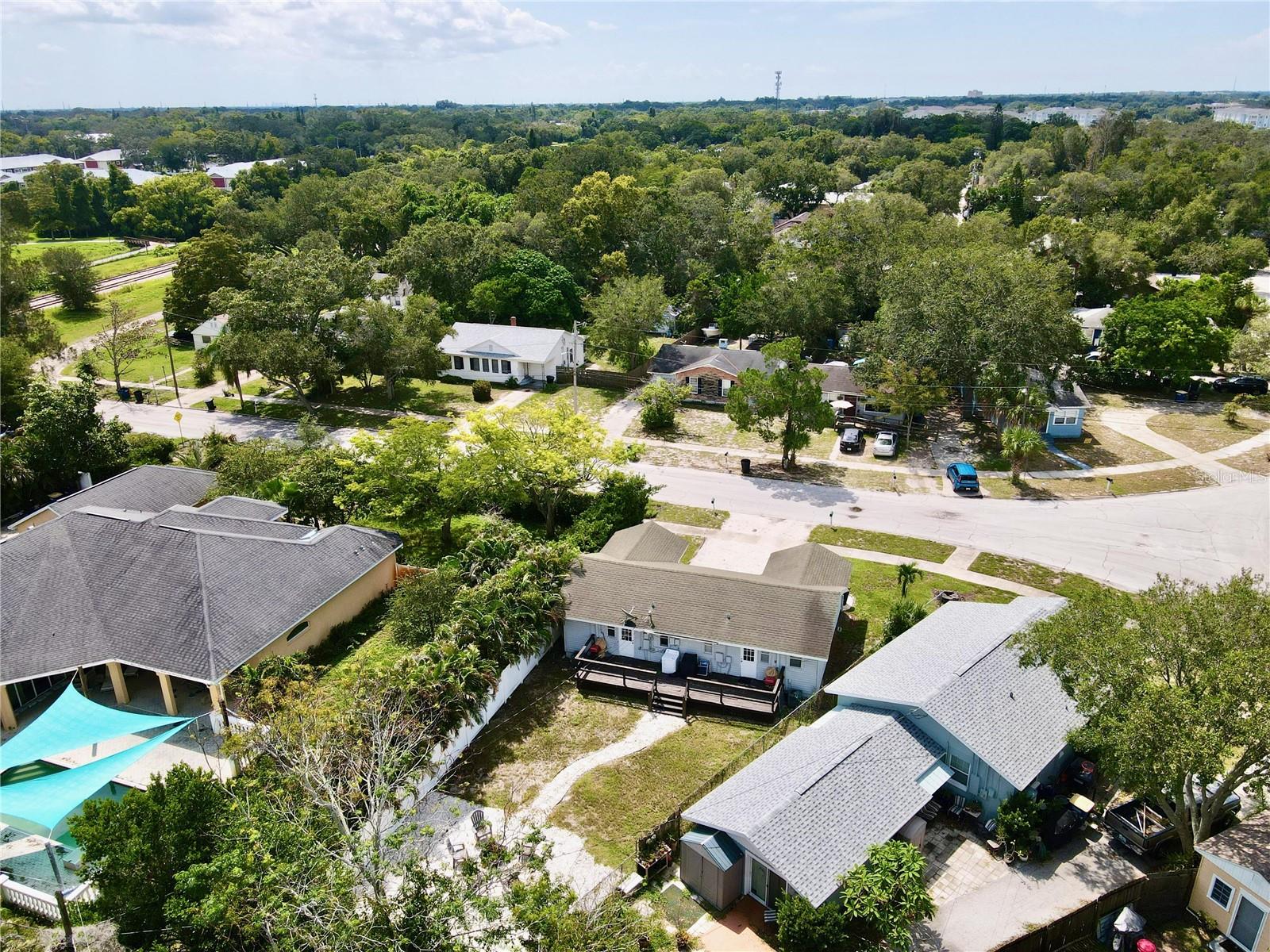 BELLEVIEW COURT - Residential