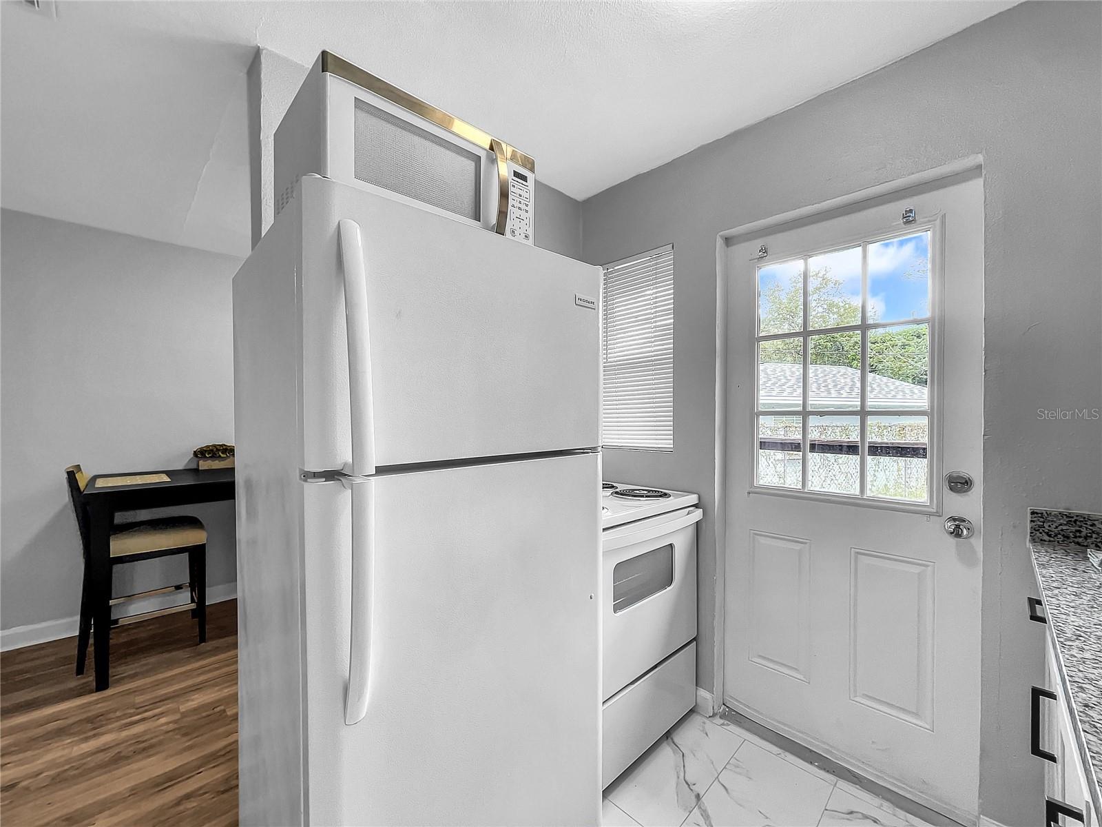 BELLEVIEW COURT - Residential