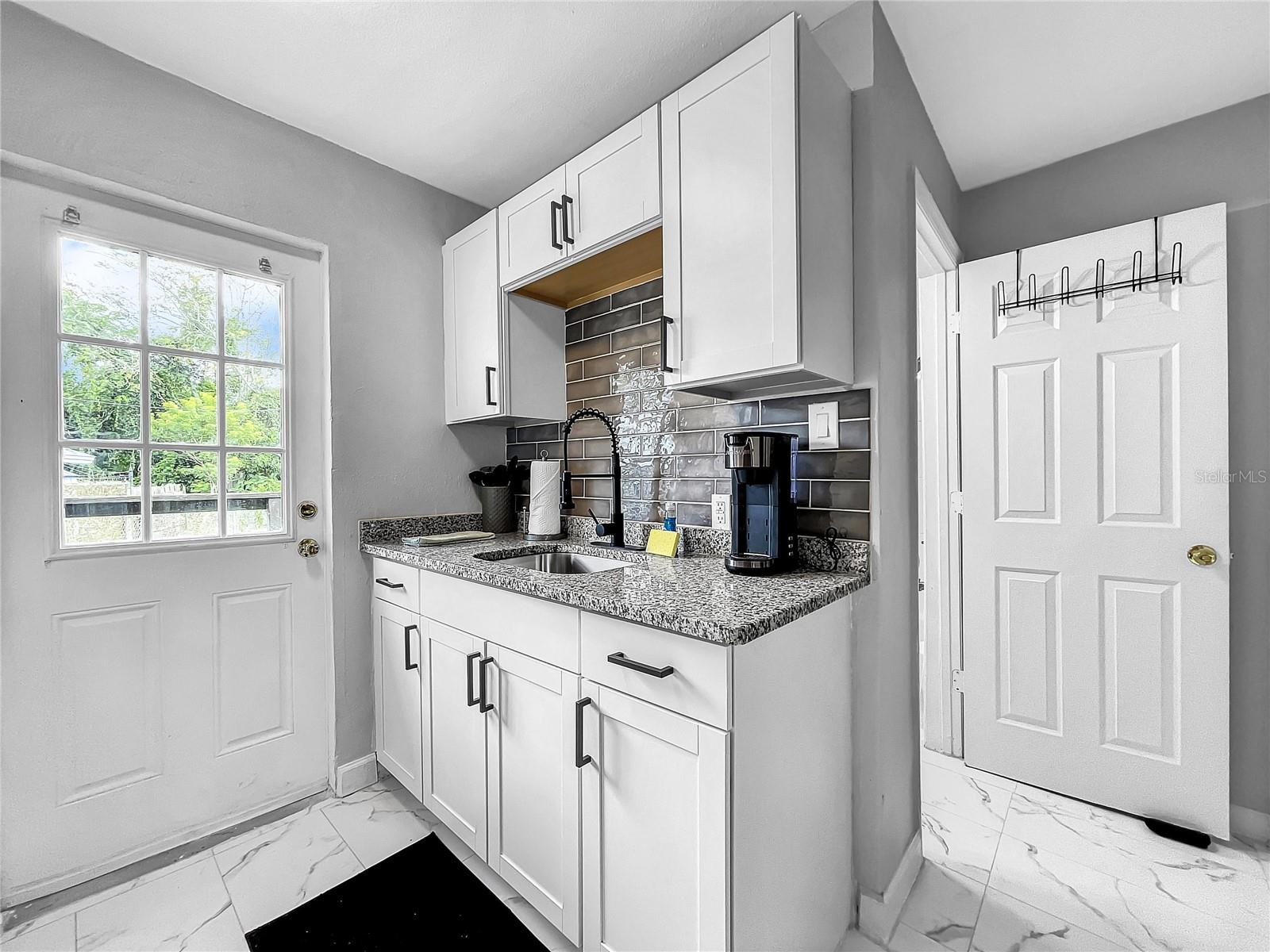 BELLEVIEW COURT - Residential