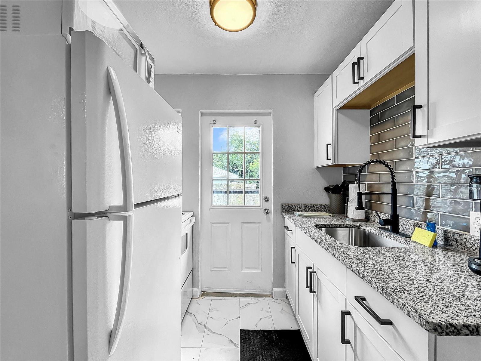 BELLEVIEW COURT - Residential