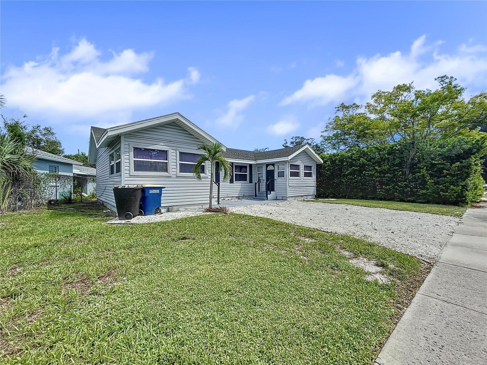 BELLEVIEW COURT - Residential