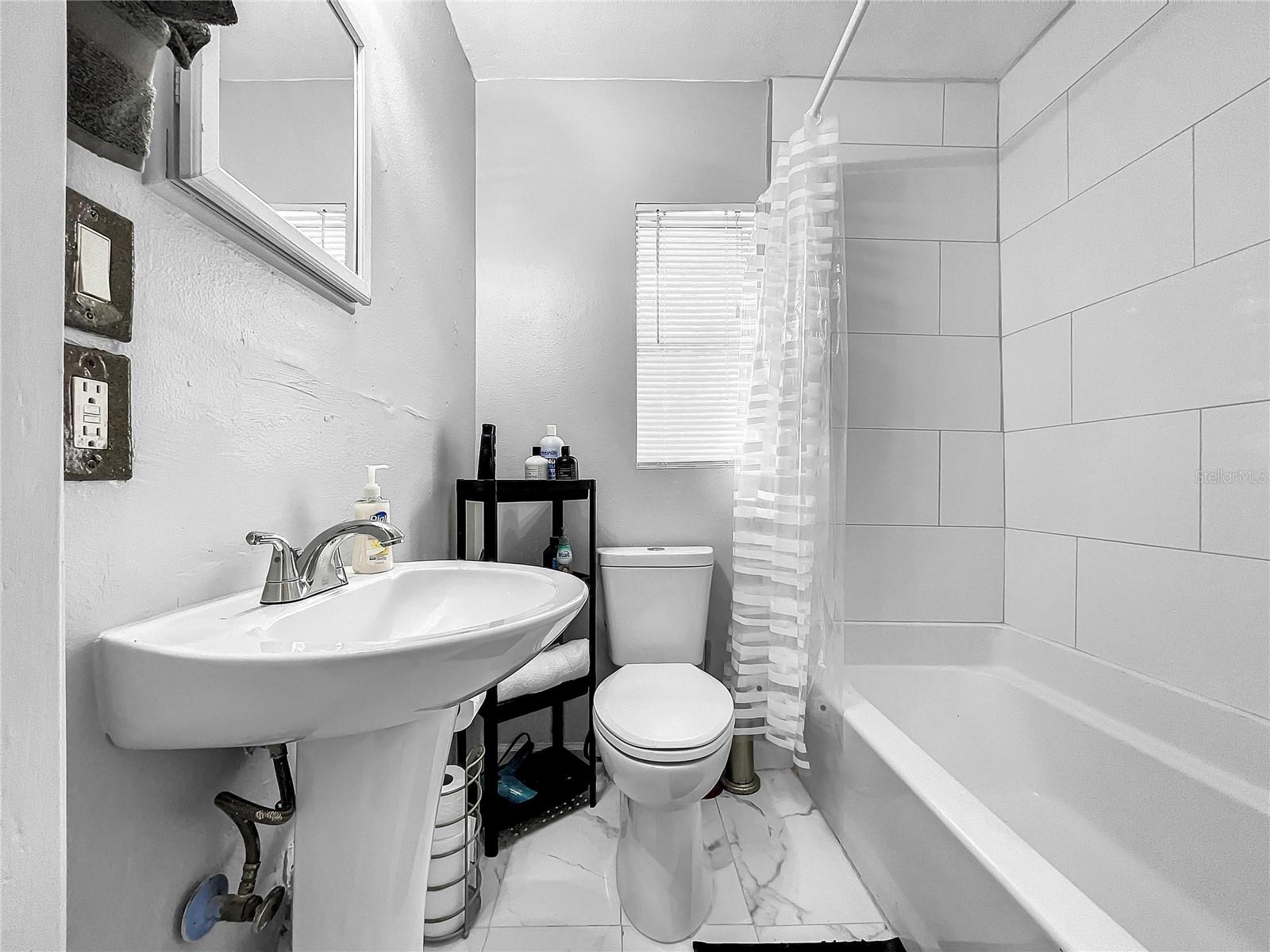 BELLEVIEW COURT - Residential