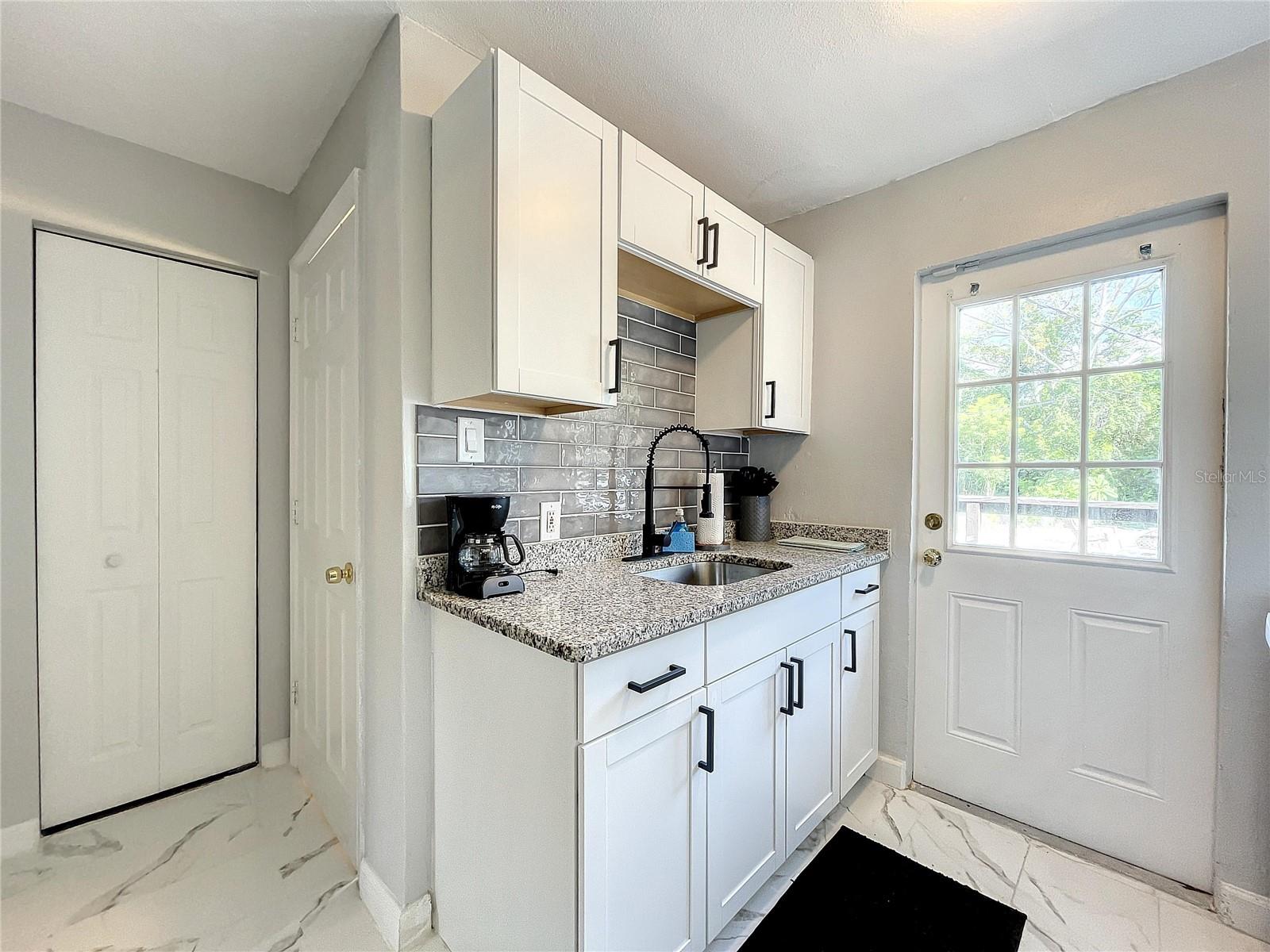 BELLEVIEW COURT - Residential