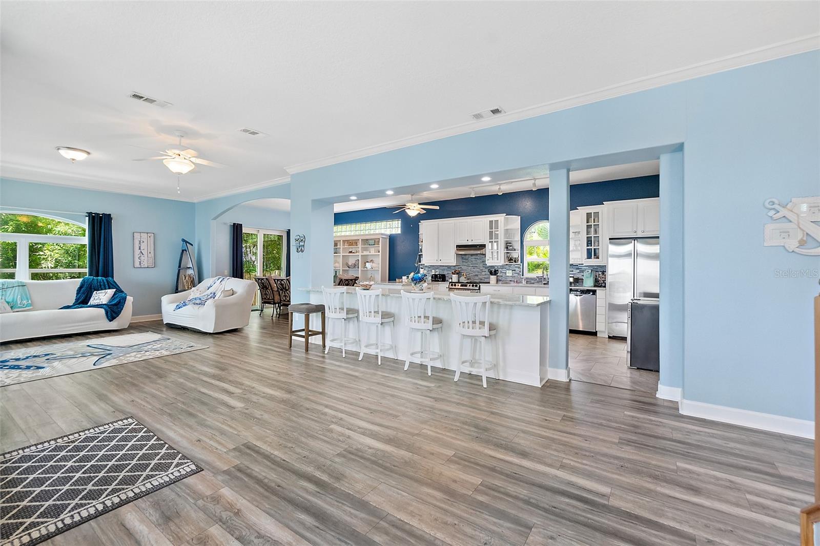 SUNRISE BEACH - Residential
