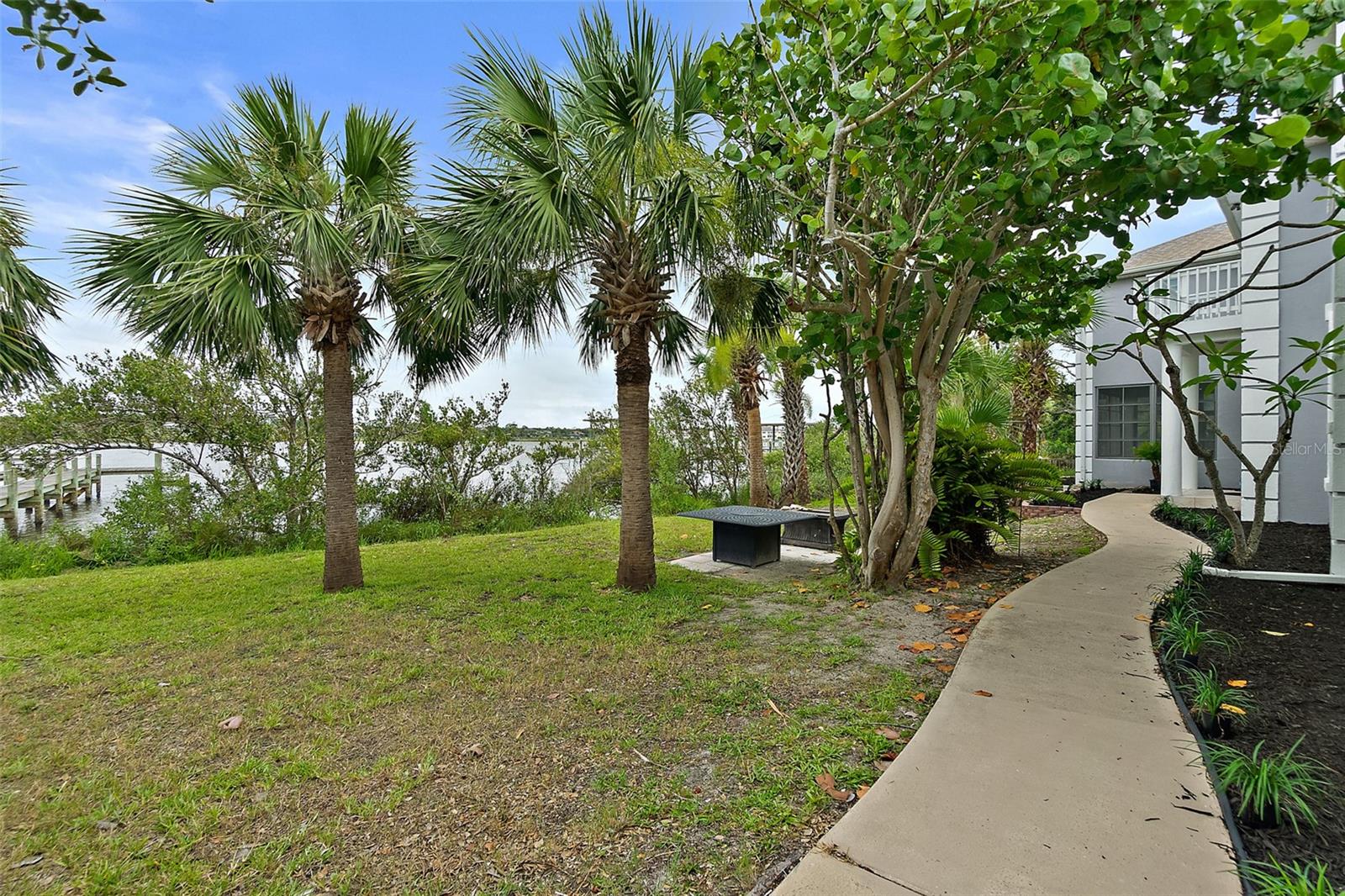 SUNRISE BEACH - Residential