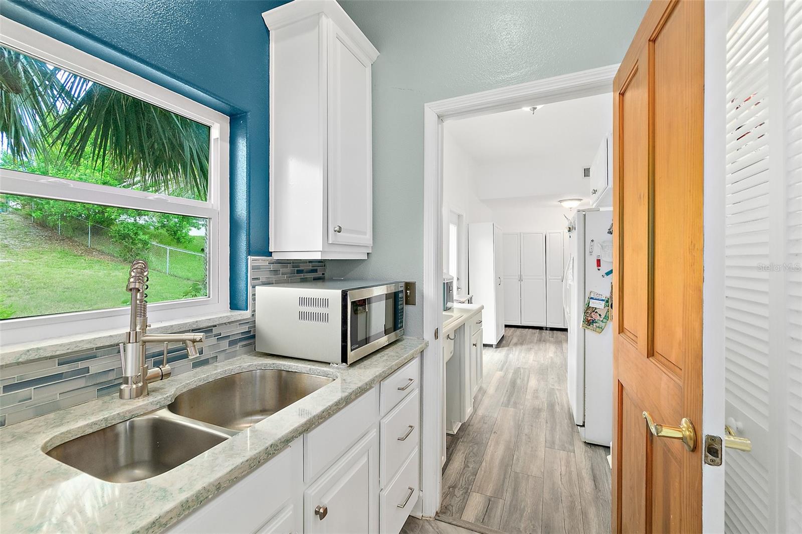 SUNRISE BEACH - Residential