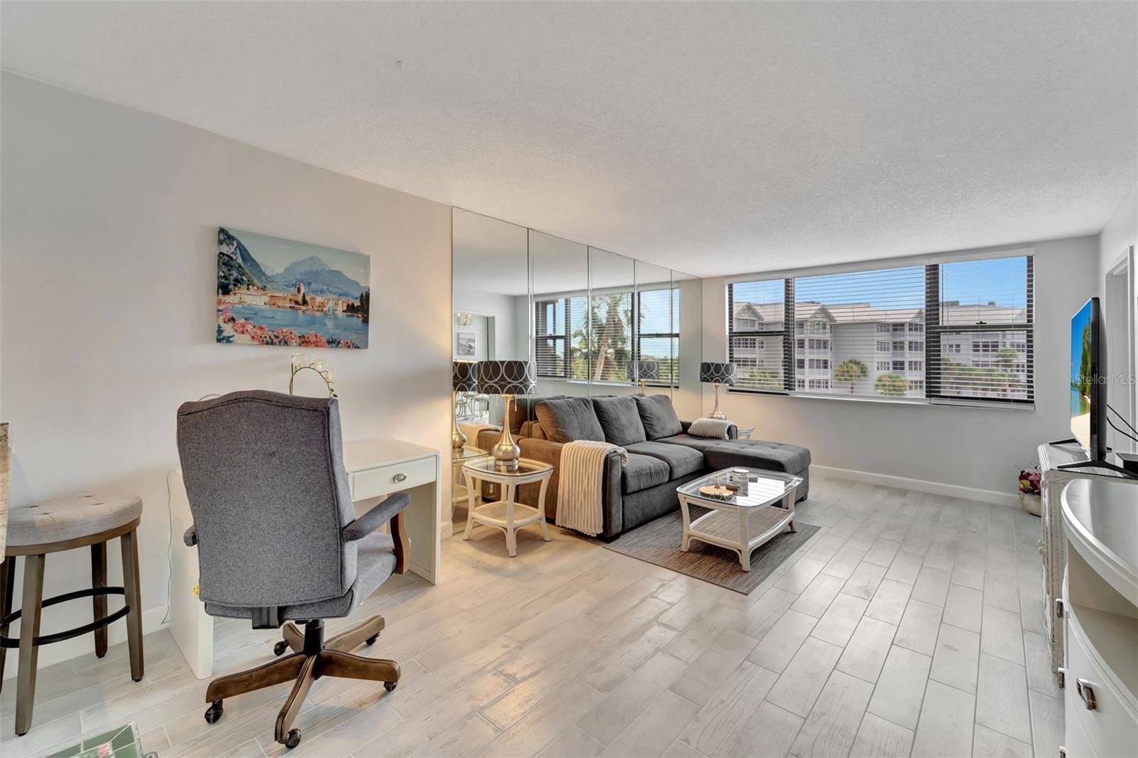 HARBOR TOWERS Y & R - Residential