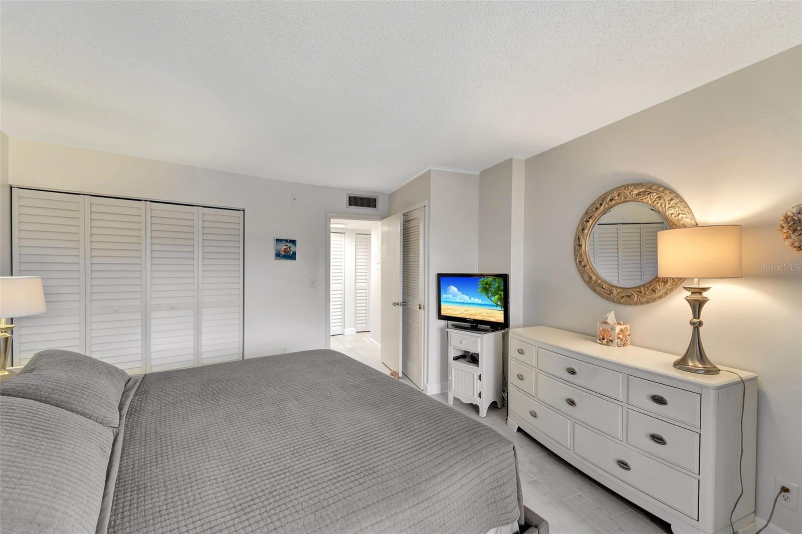 HARBOR TOWERS Y & R - Residential