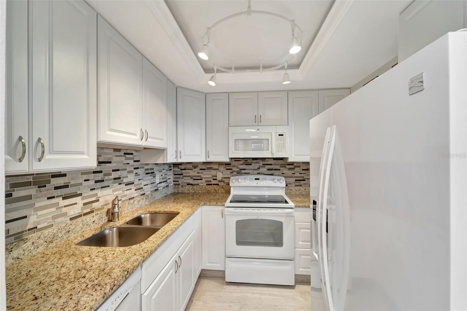 HARBOR TOWERS Y & R - Residential