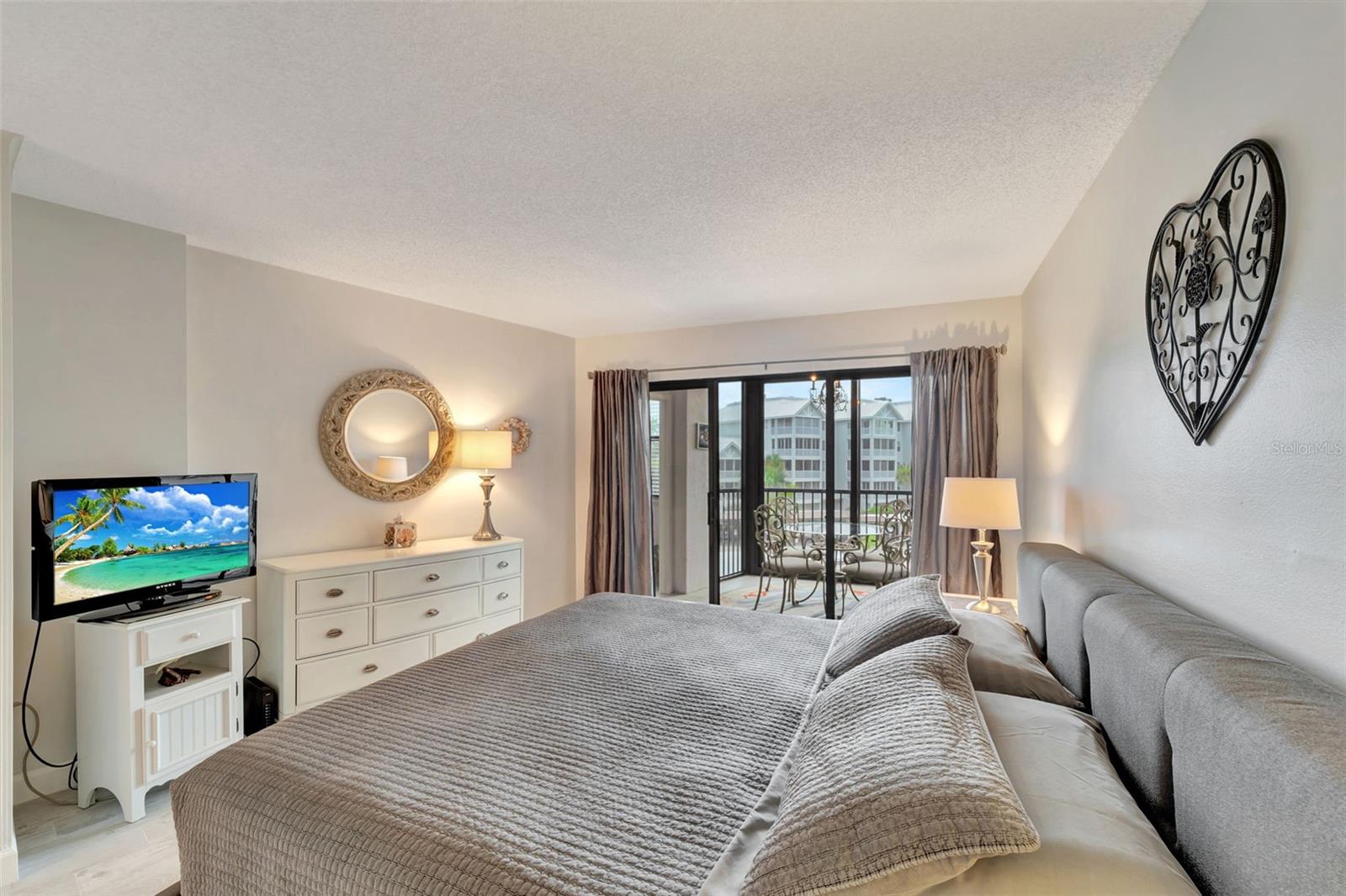 HARBOR TOWERS Y & R - Residential