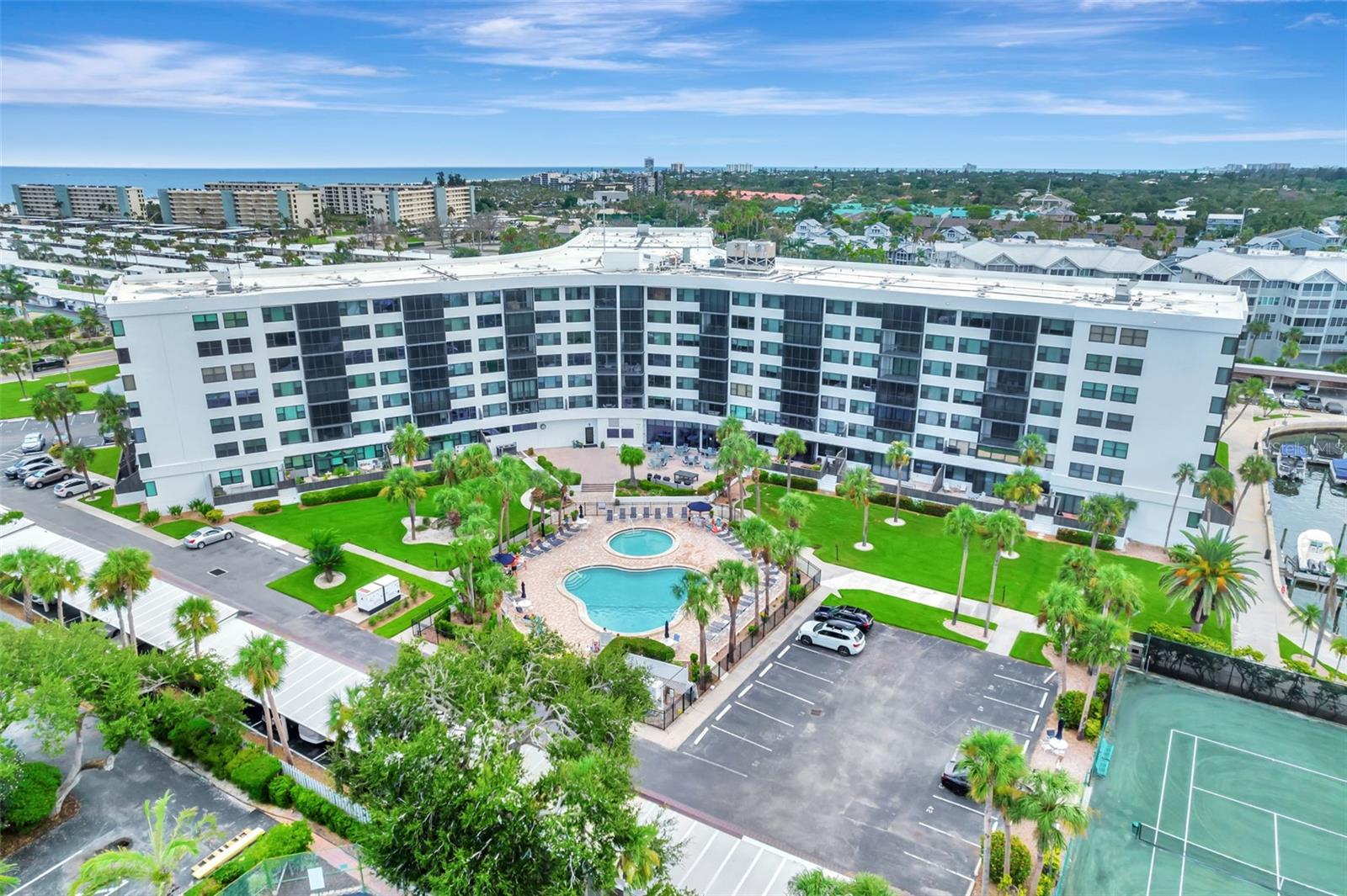 HARBOR TOWERS Y & R - Residential