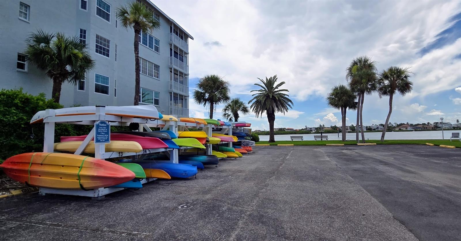 HARBOR TOWERS Y & R - Residential