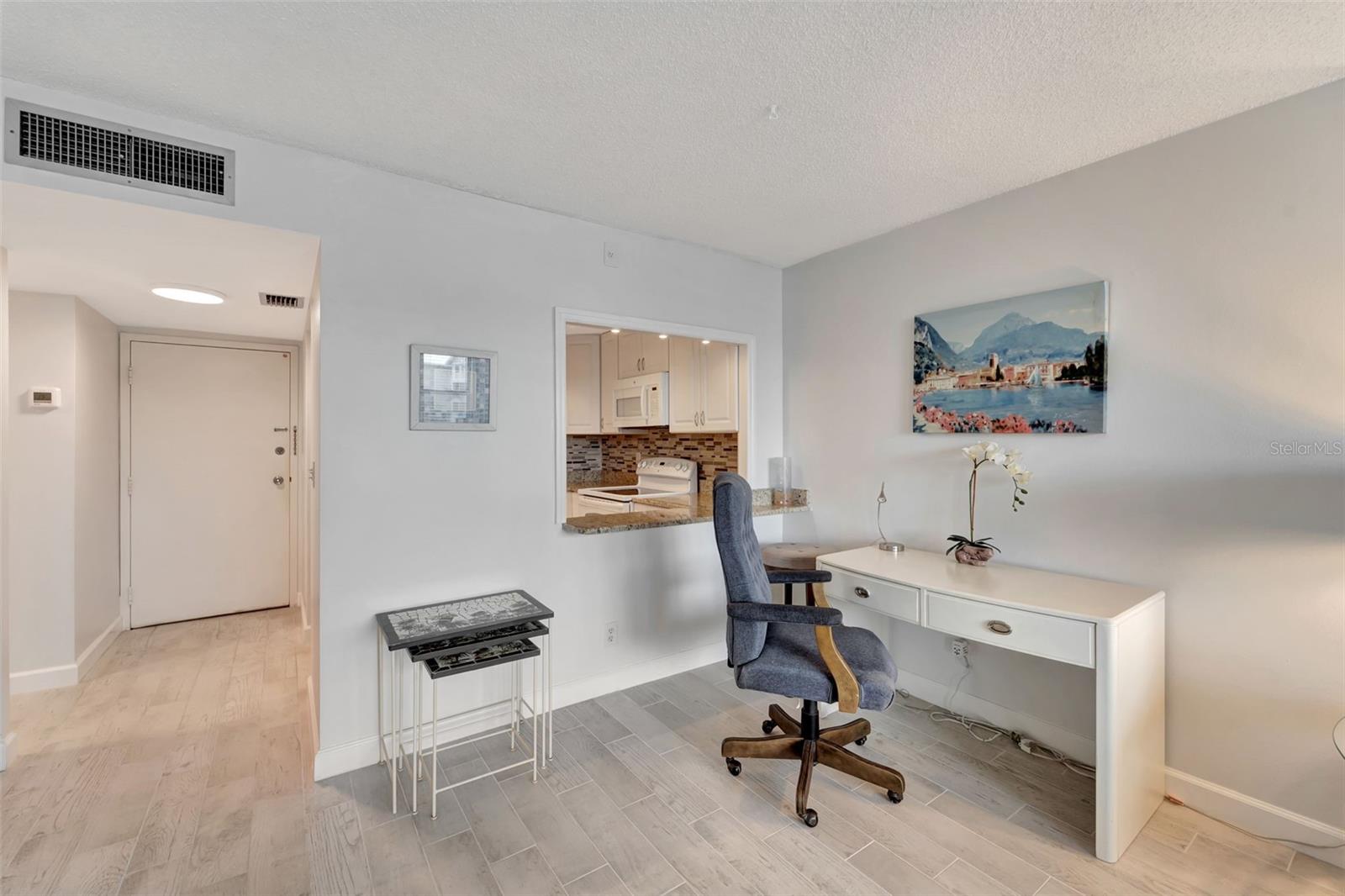 HARBOR TOWERS Y & R - Residential