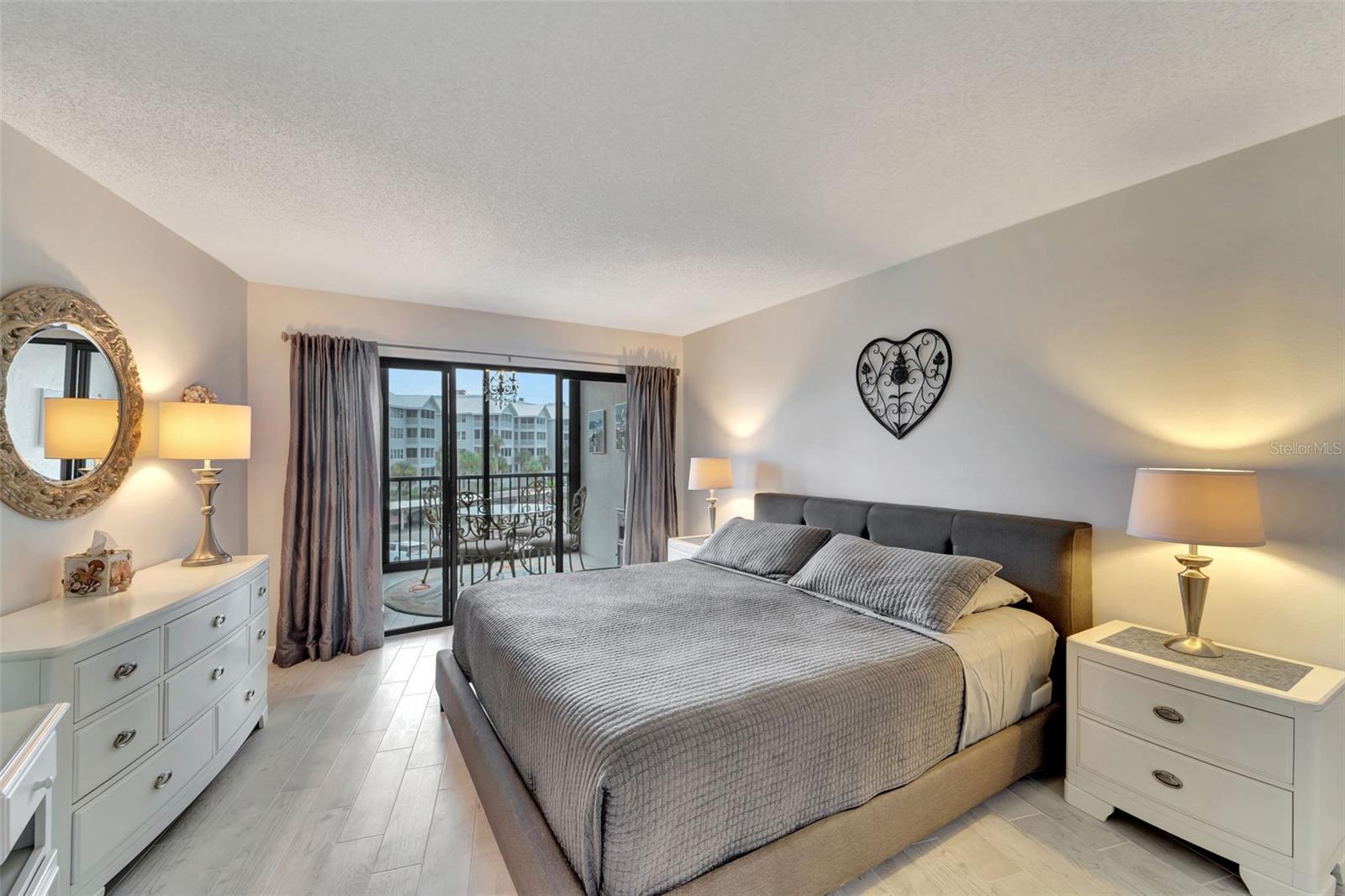 HARBOR TOWERS Y & R - Residential