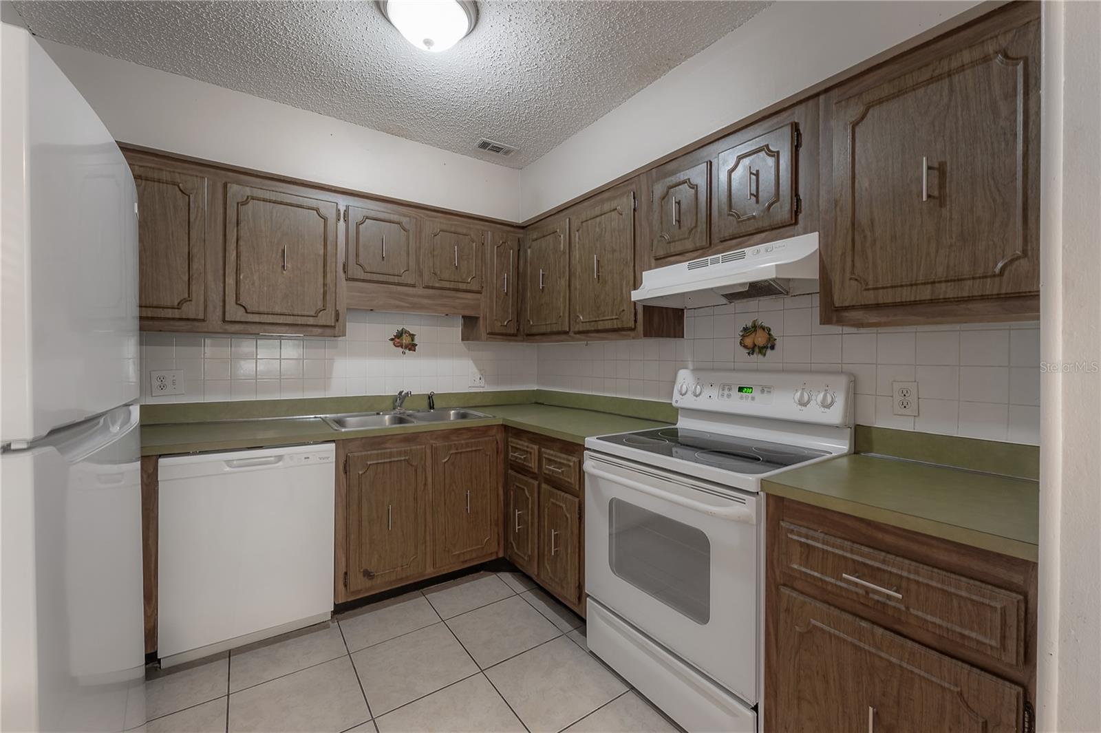 CORTEZ OF CARROLLWOOD A CONDOM - Residential