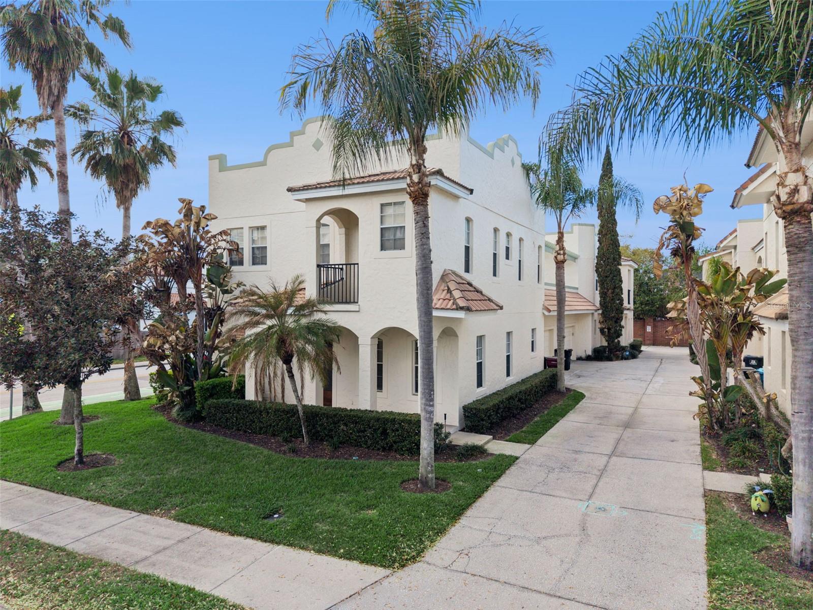 GOLFVIEW VILLAS - Residential