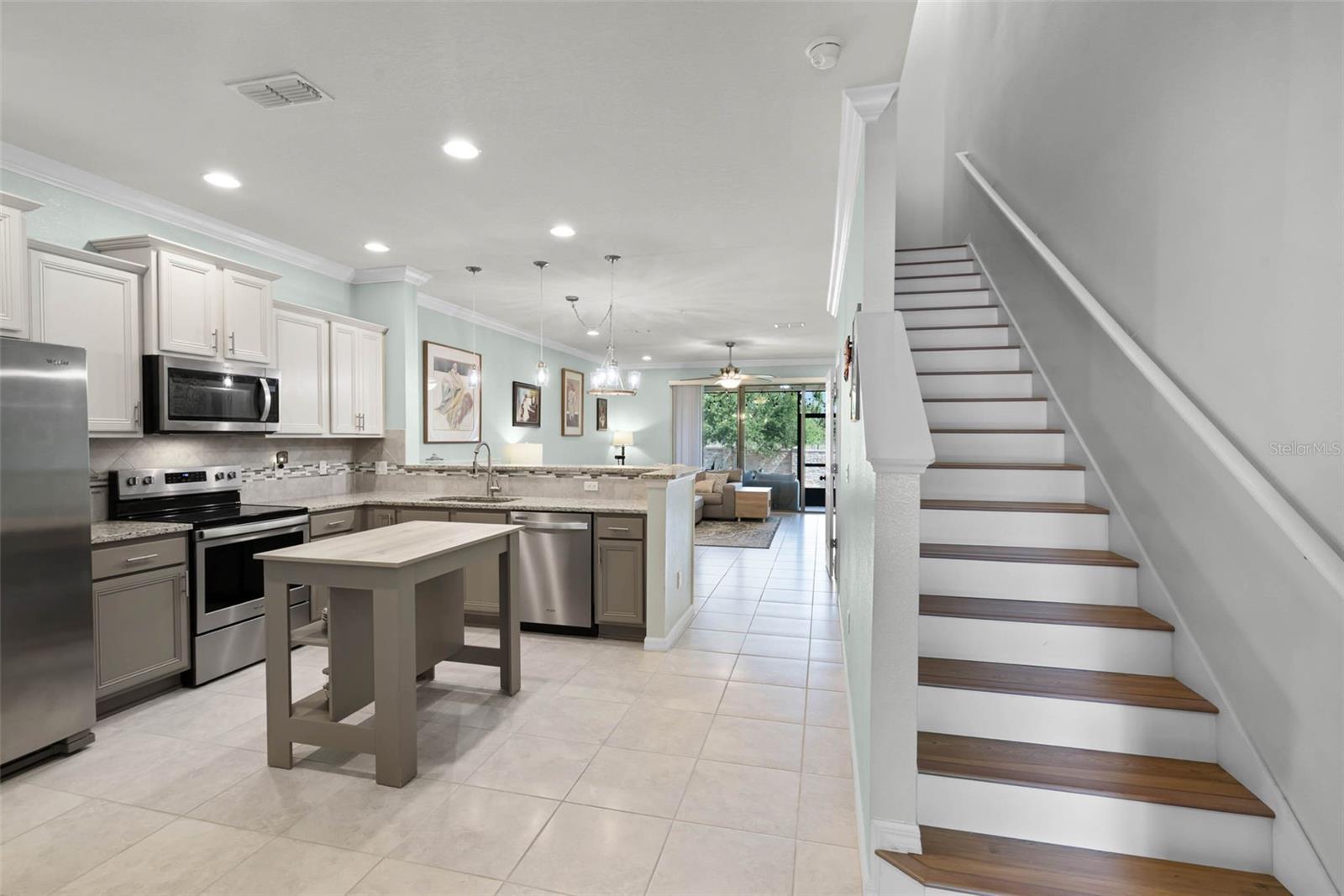 1109 PAVIA DRIVE