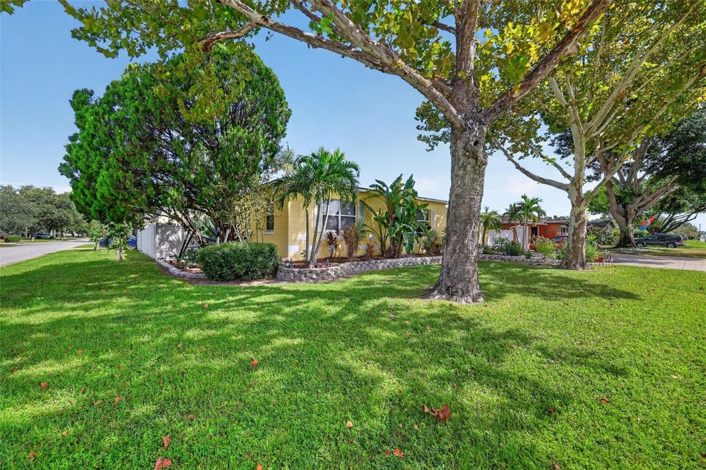 Photo of 3793 Benson Avenue N, St Petersburg, FL 33713 (MLS # TB8553948)