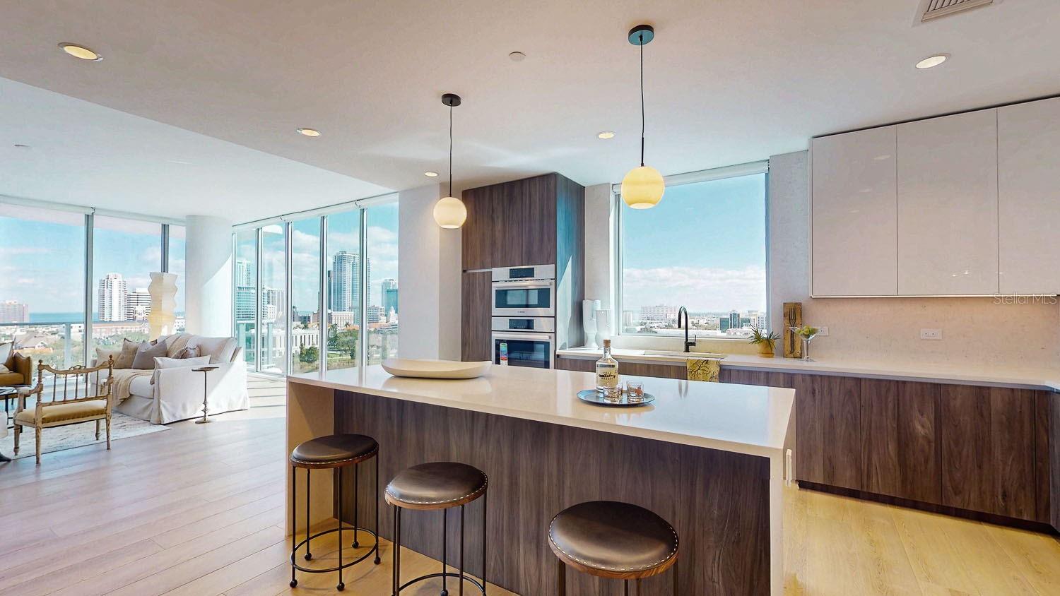 REFLECTION CONDO - Residential