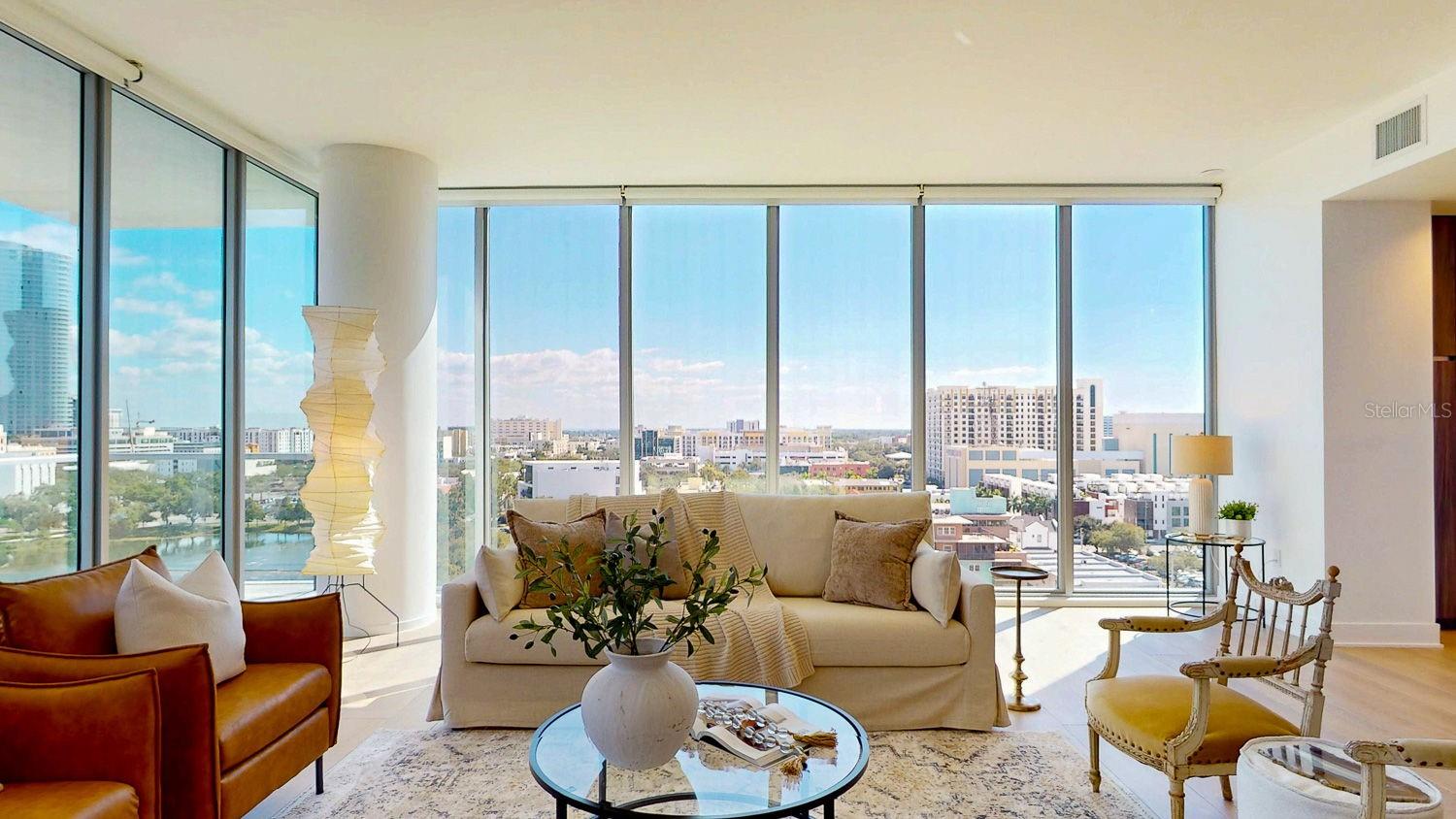 REFLECTION CONDO - Residential