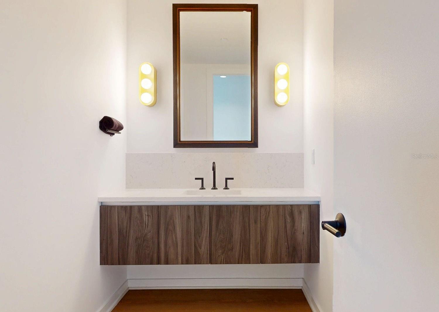 REFLECTION CONDO - Residential
