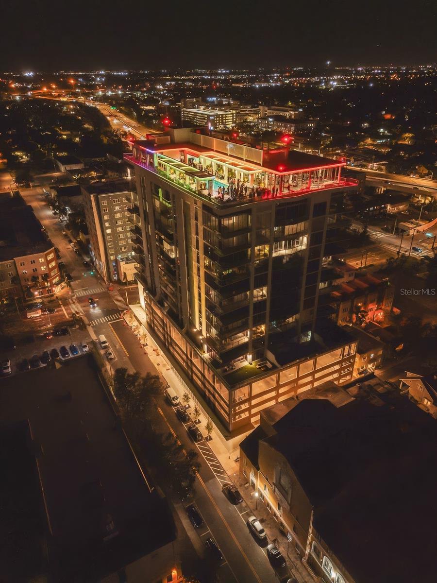 REFLECTION CONDO - Residential