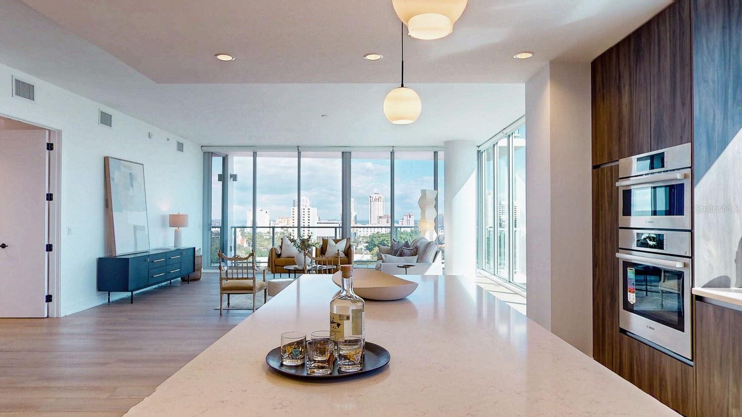 REFLECTION CONDO - Residential