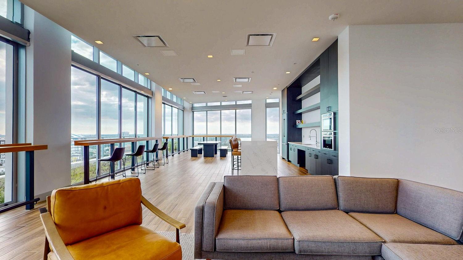 REFLECTION CONDO - Residential