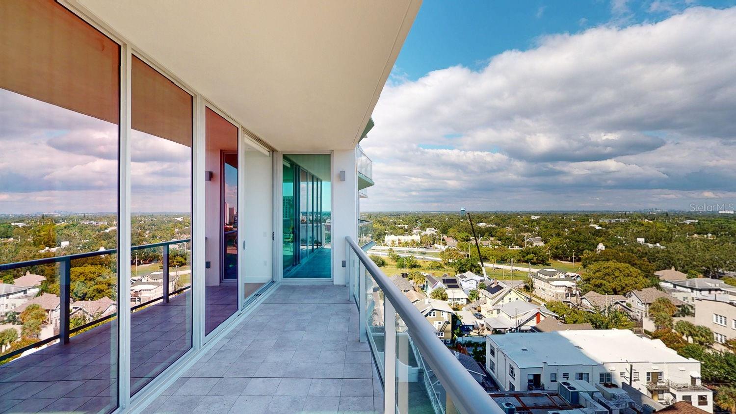 REFLECTION CONDO - Residential