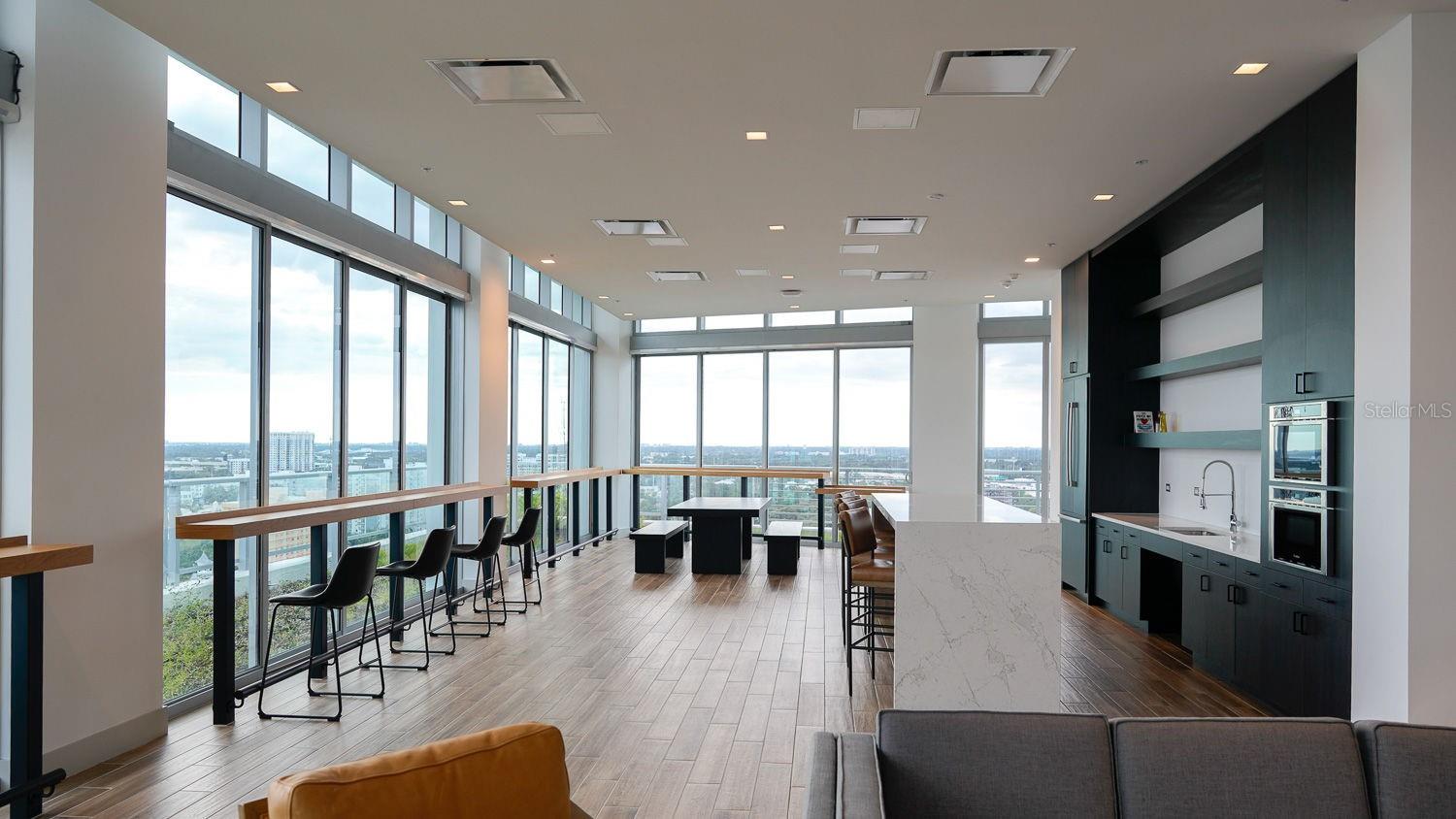 REFLECTION CONDO - Residential