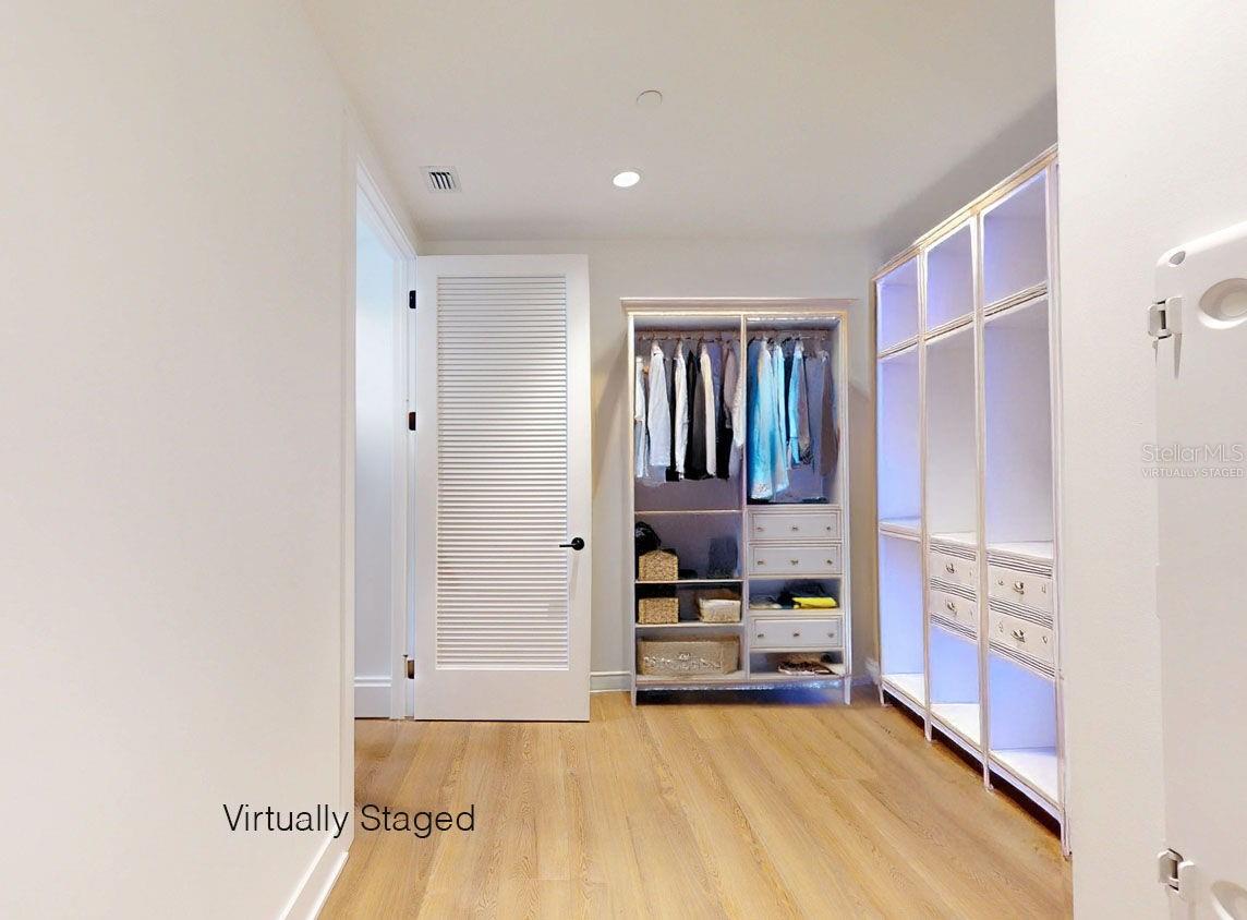 REFLECTION CONDO - Residential