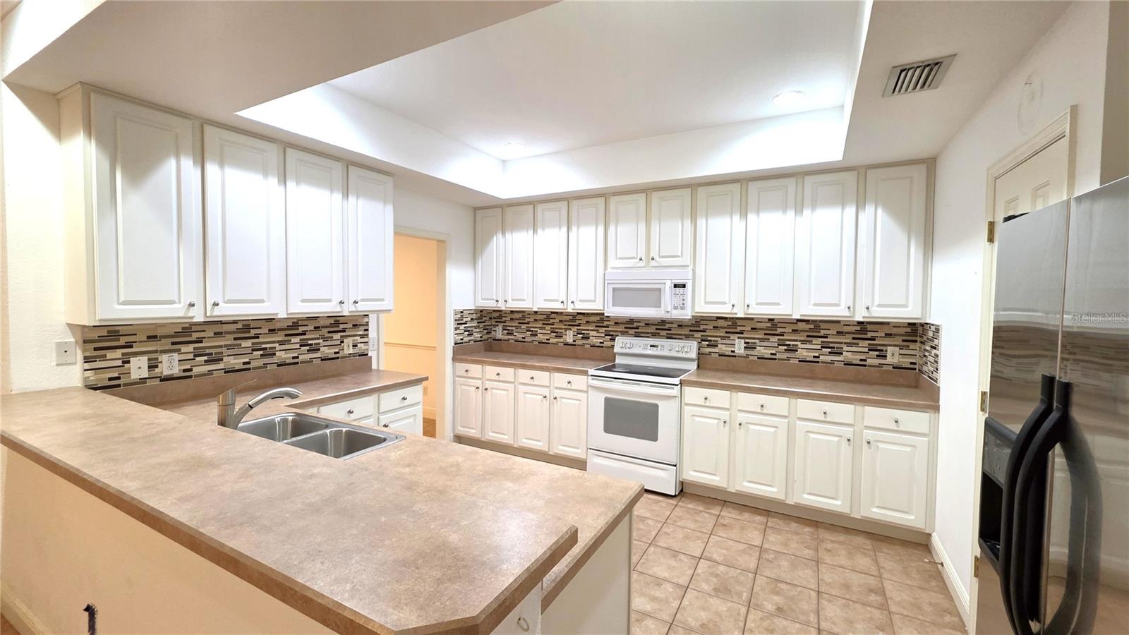 WEST BAY VILLAGE - Residential Lease