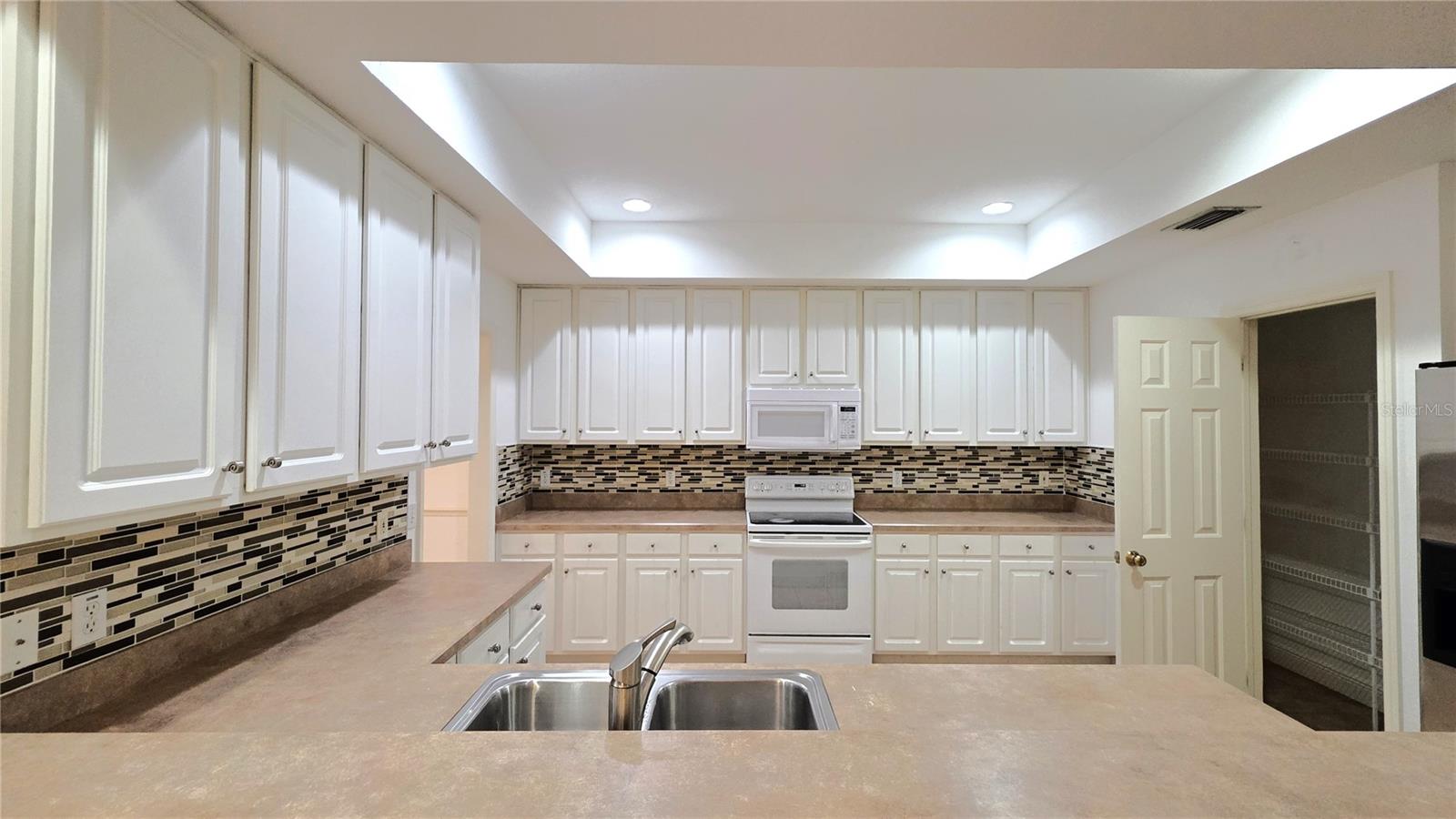 WEST BAY VILLAGE - Residential Lease