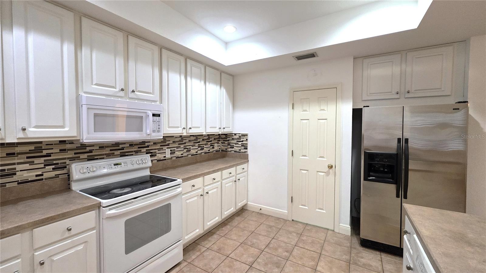 WEST BAY VILLAGE - Residential Lease