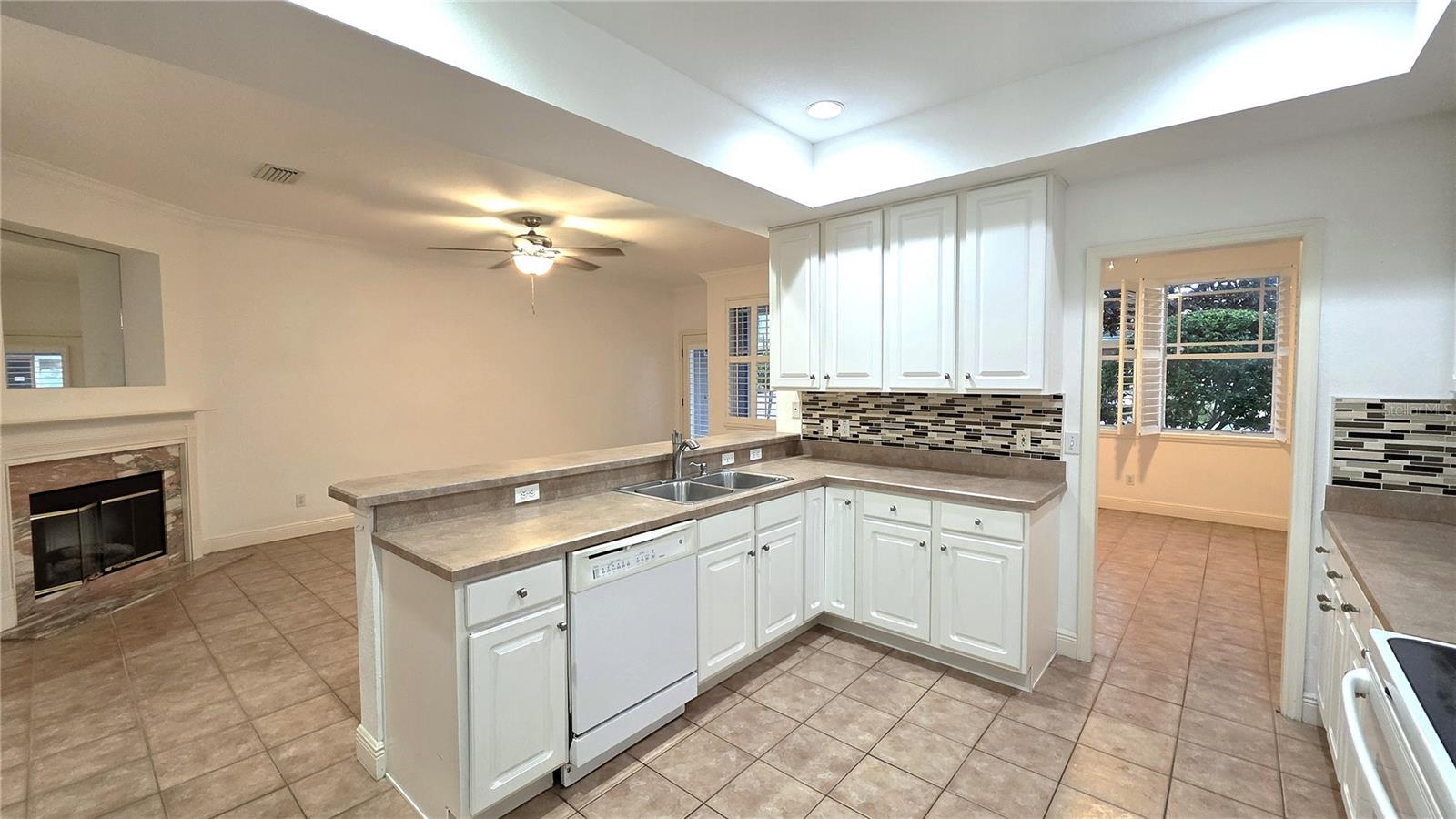 WEST BAY VILLAGE - Residential Lease