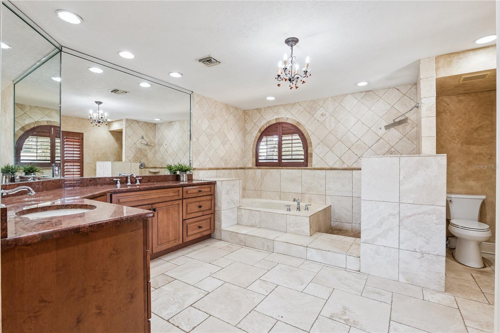 HIDDEN HARBOUR - Residential