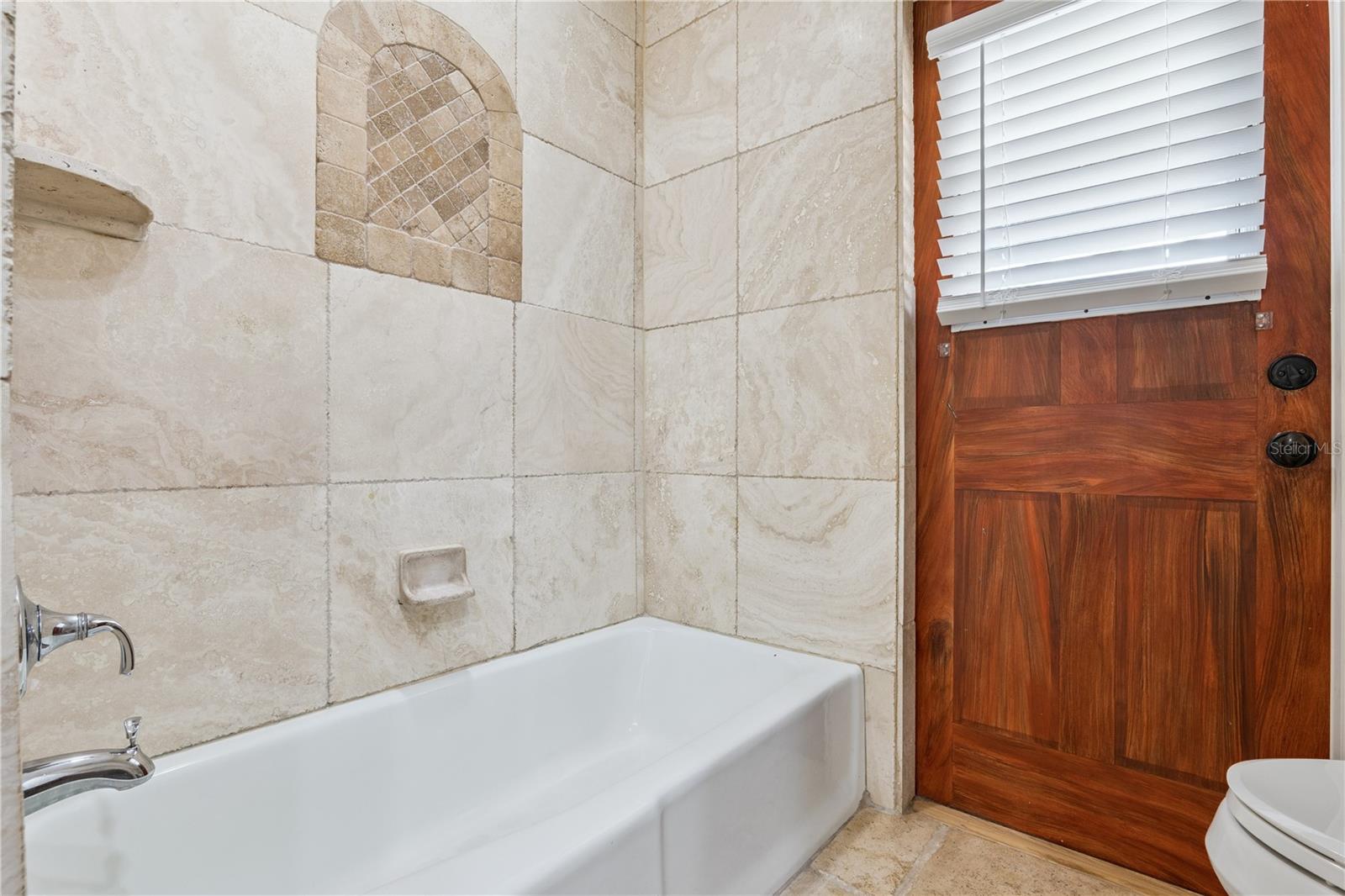 HIDDEN HARBOUR - Residential