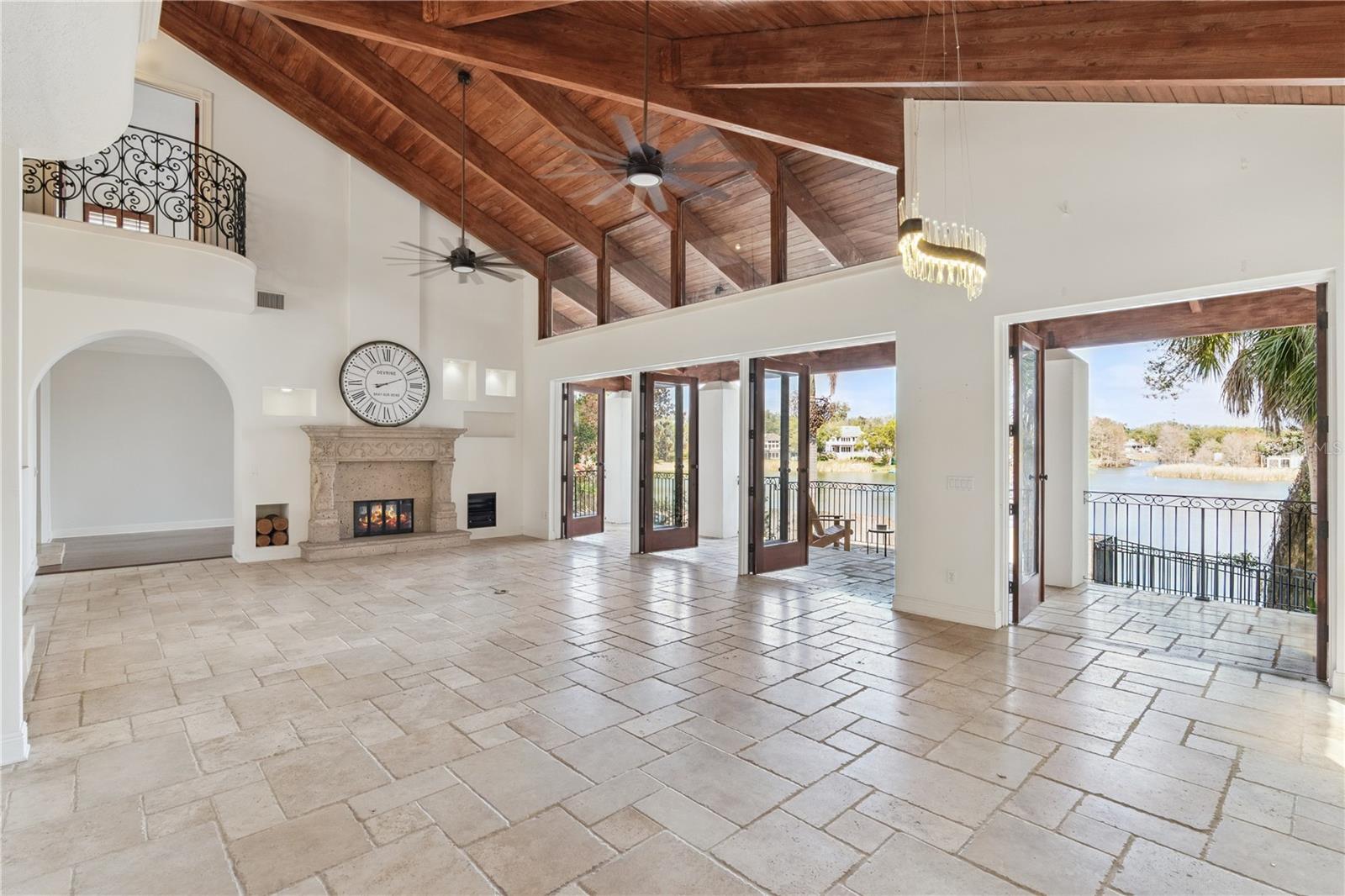 HIDDEN HARBOUR - Residential