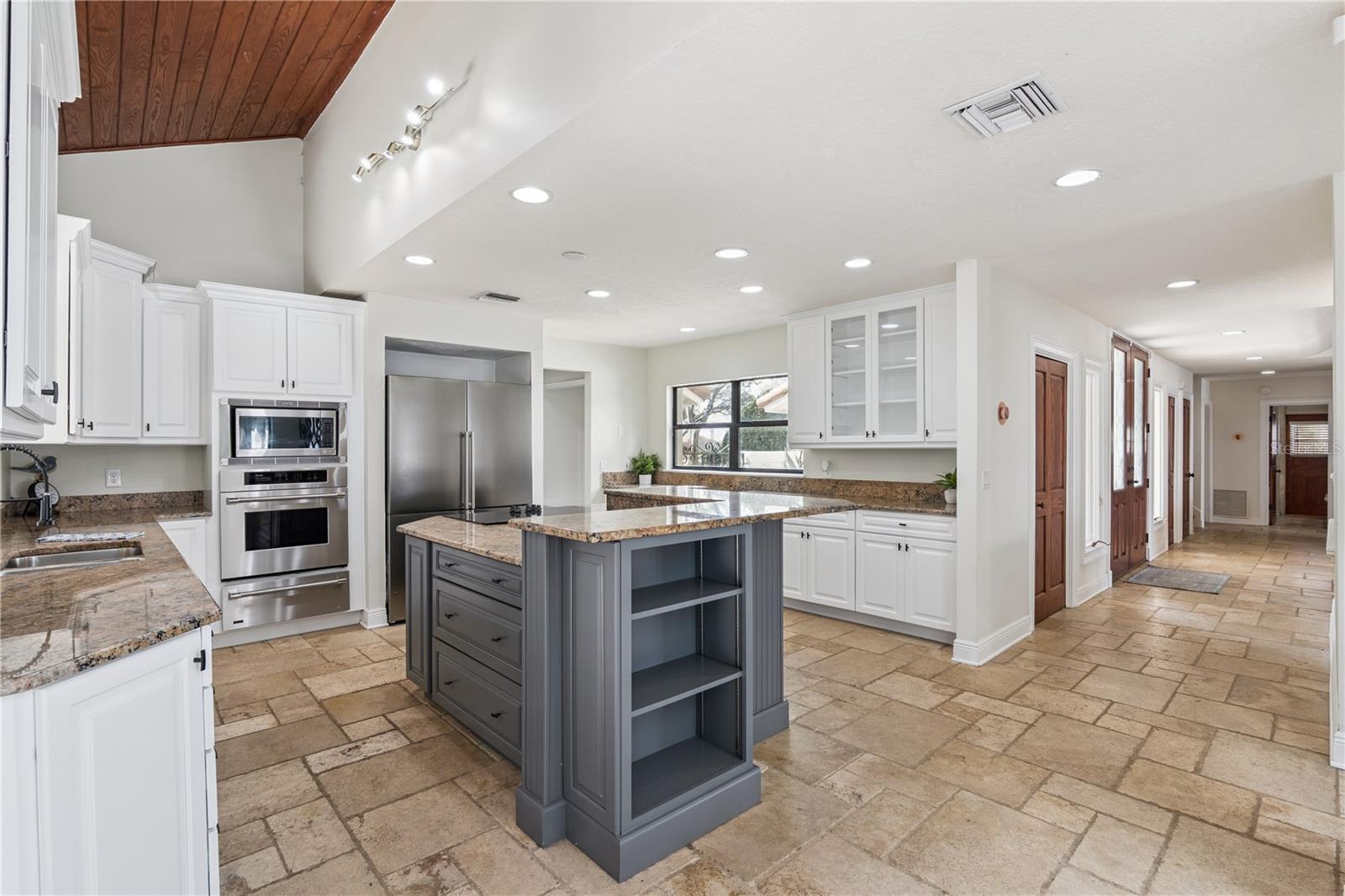 HIDDEN HARBOUR - Residential