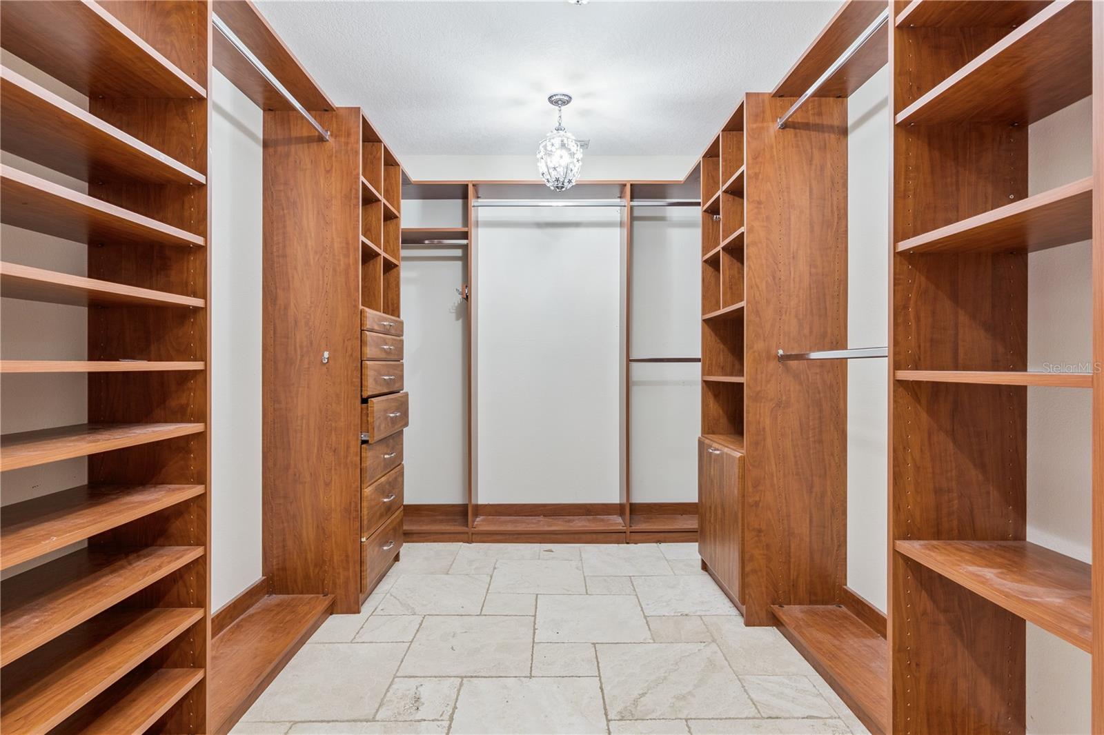 HIDDEN HARBOUR - Residential