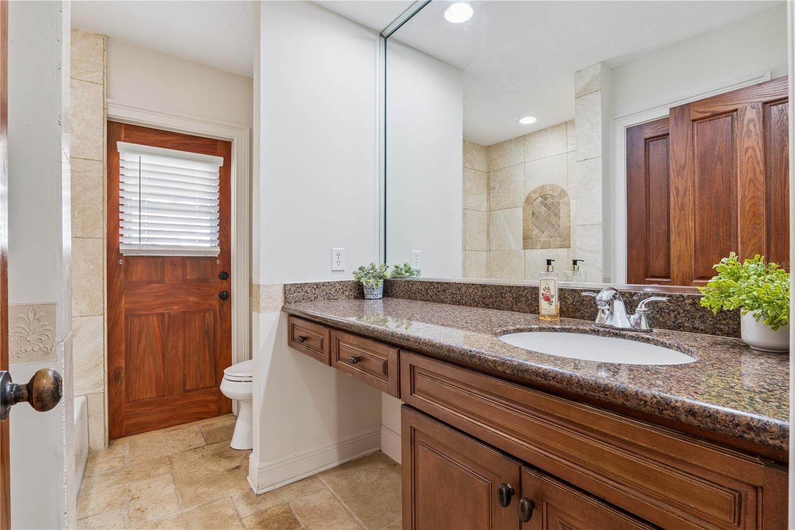 HIDDEN HARBOUR - Residential