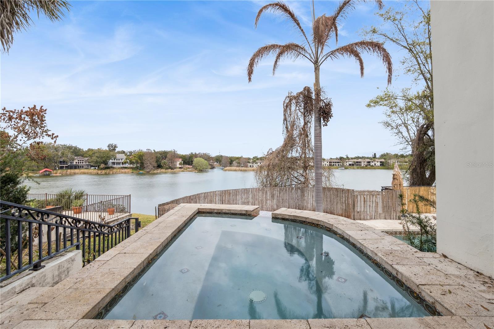 HIDDEN HARBOUR - Residential