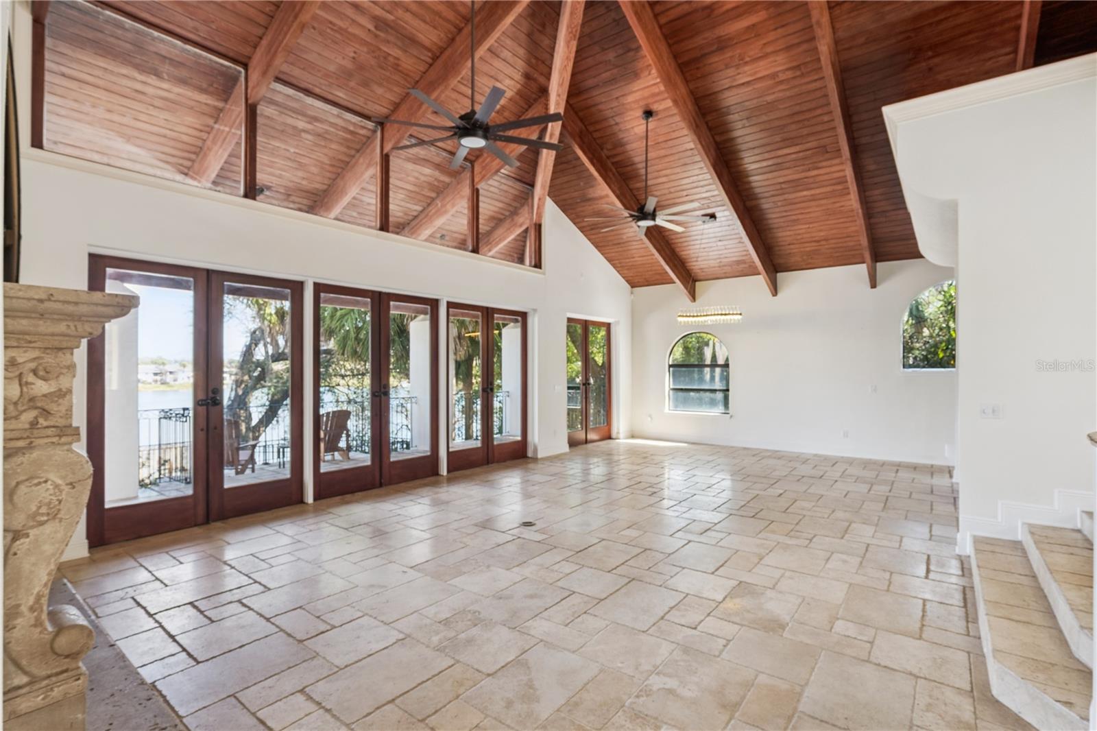 HIDDEN HARBOUR - Residential