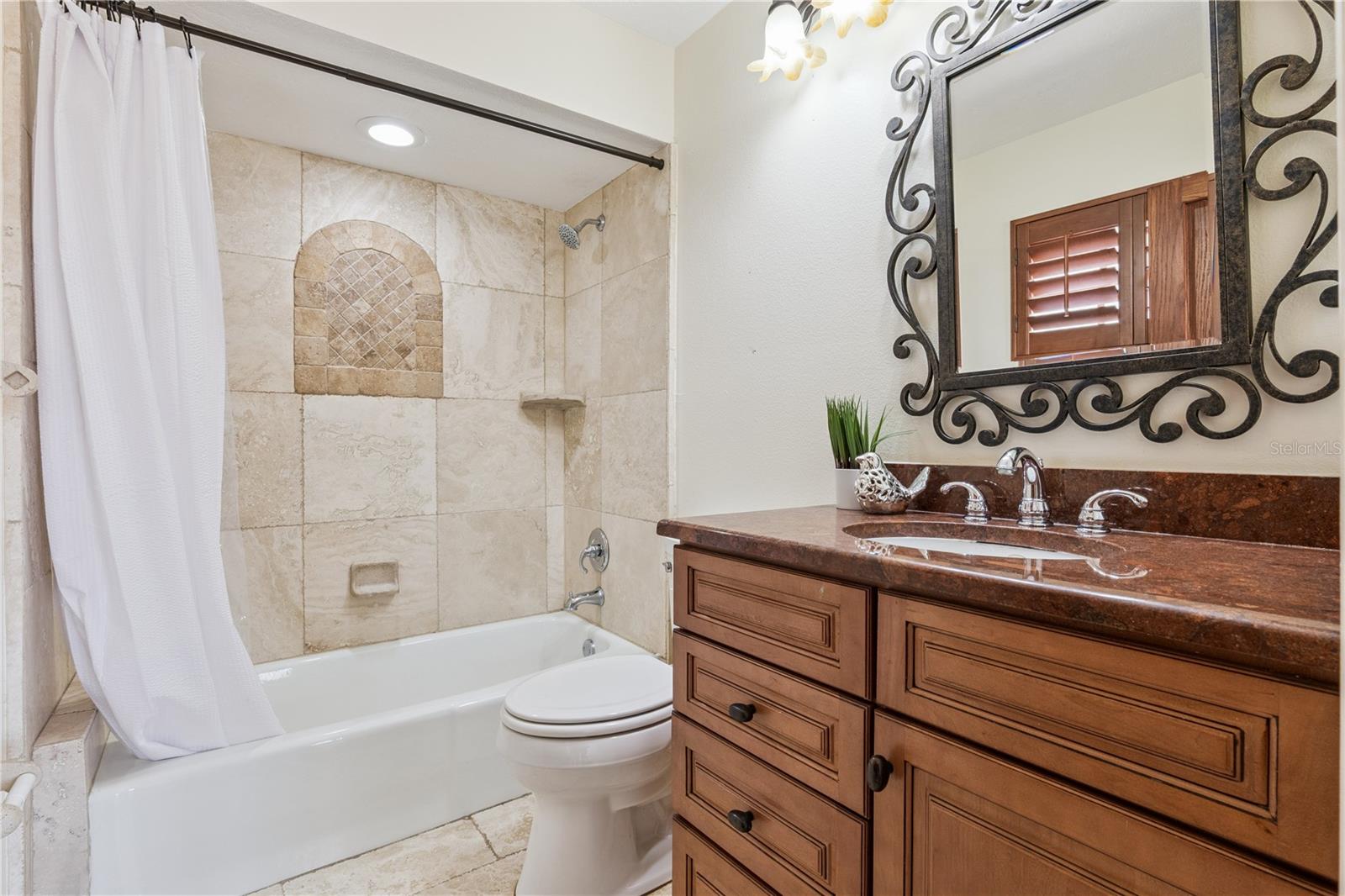 HIDDEN HARBOUR - Residential