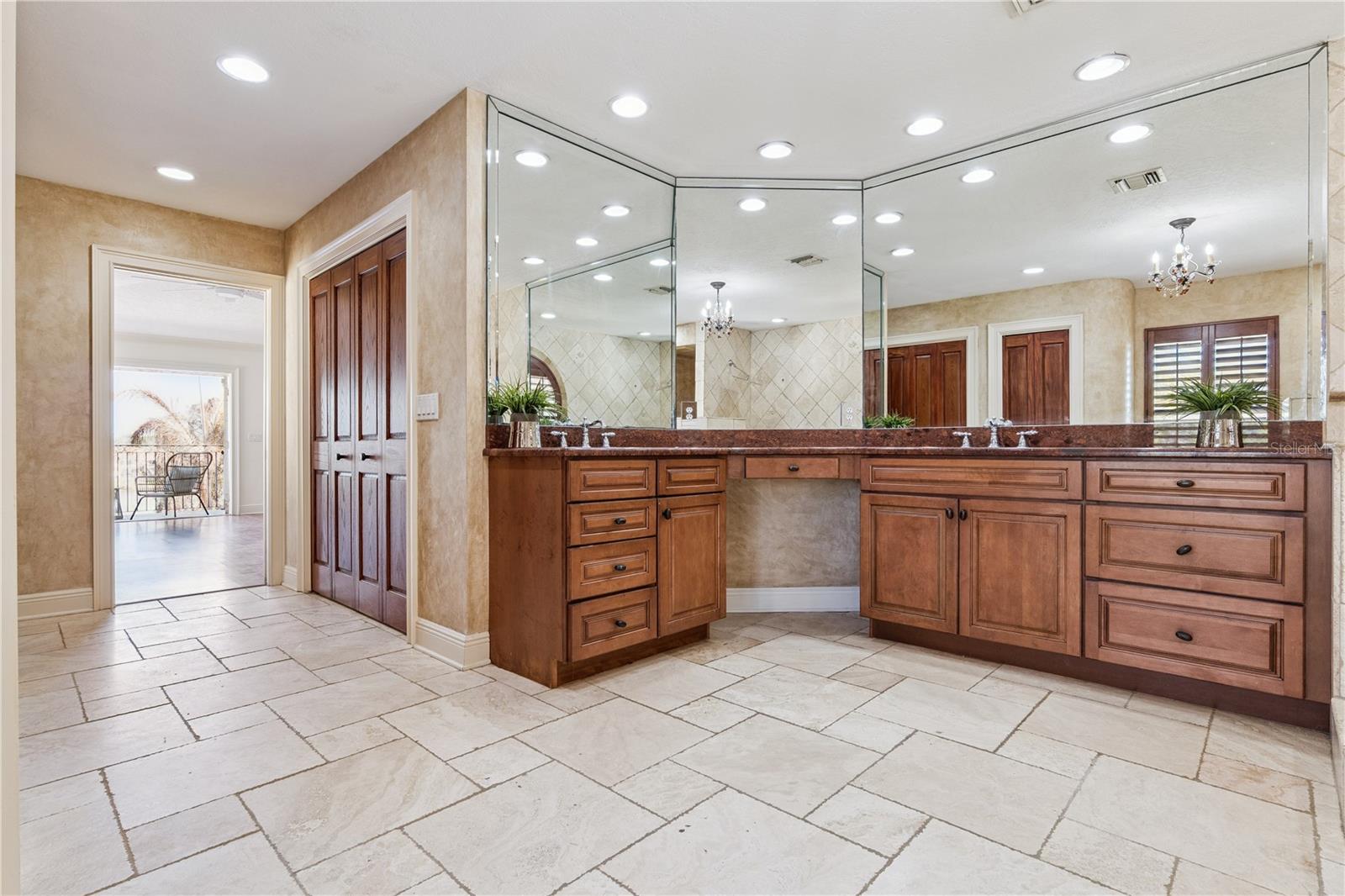 HIDDEN HARBOUR - Residential