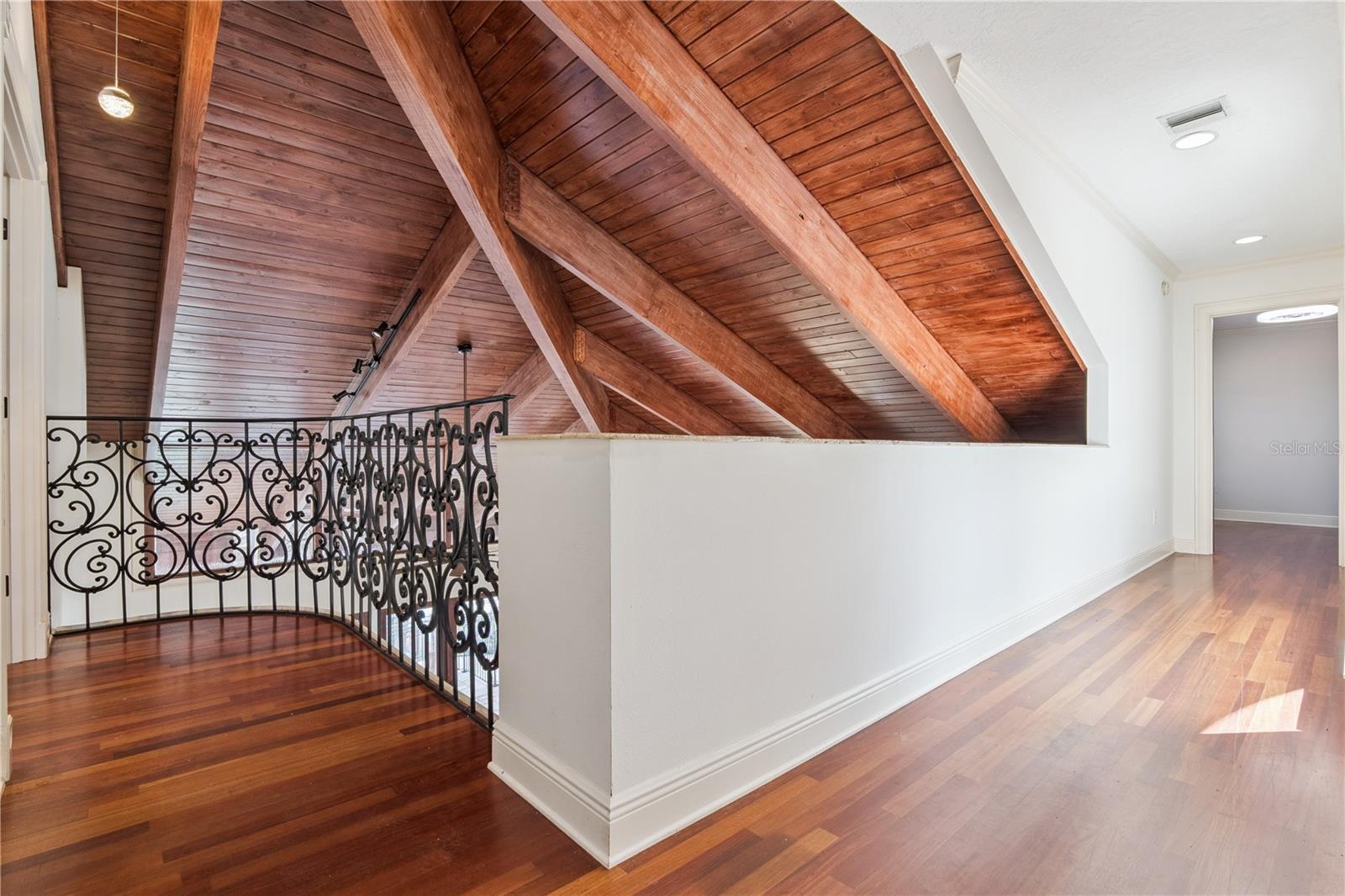 HIDDEN HARBOUR - Residential