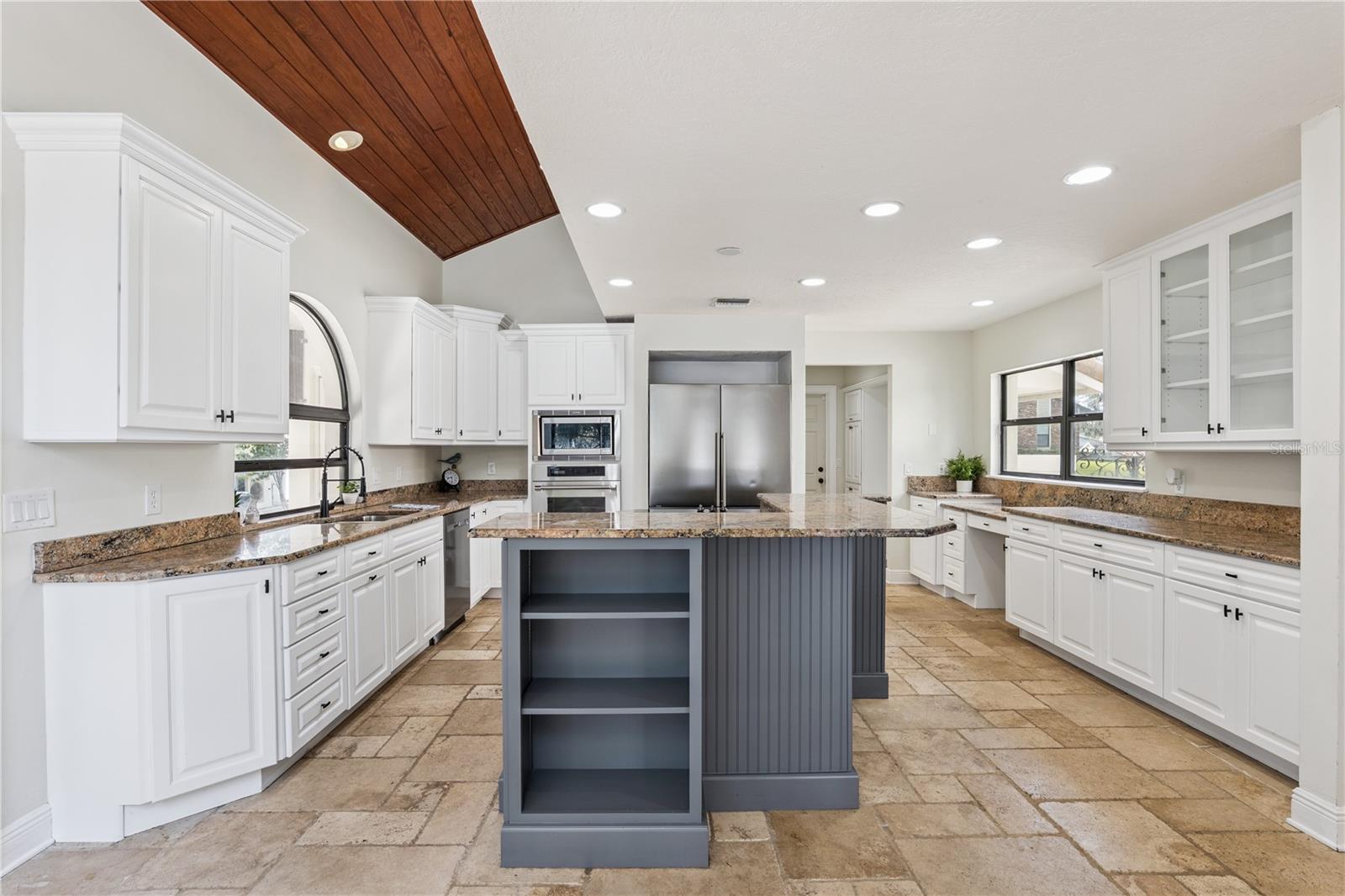 HIDDEN HARBOUR - Residential