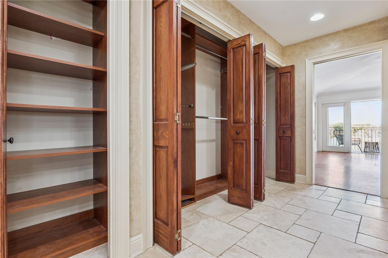 HIDDEN HARBOUR - Residential