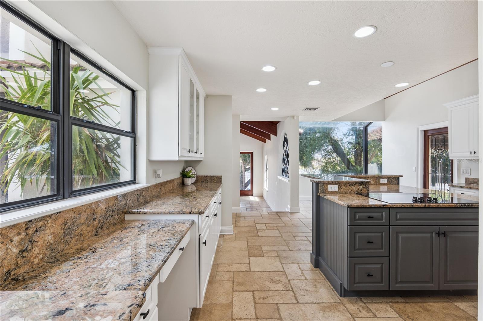 HIDDEN HARBOUR - Residential